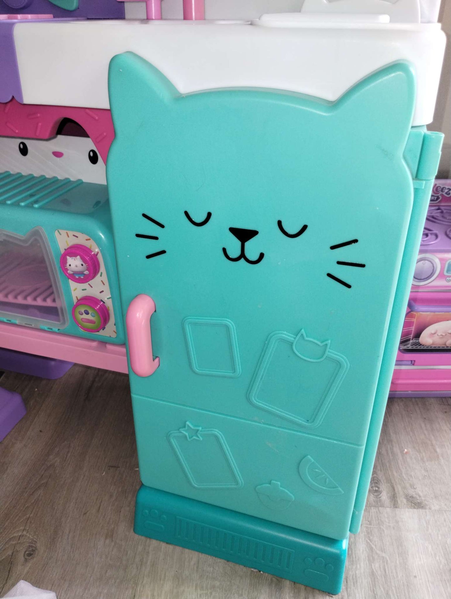 Gabby dollhouse kitchen and toaster oven