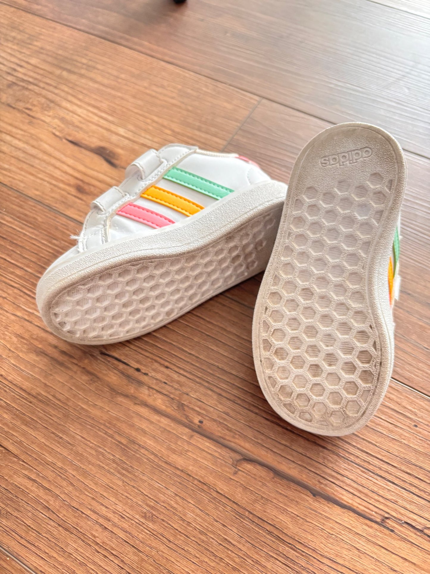Girls tennis shoes , Shoes 7 (Walkers:12-24 mth)