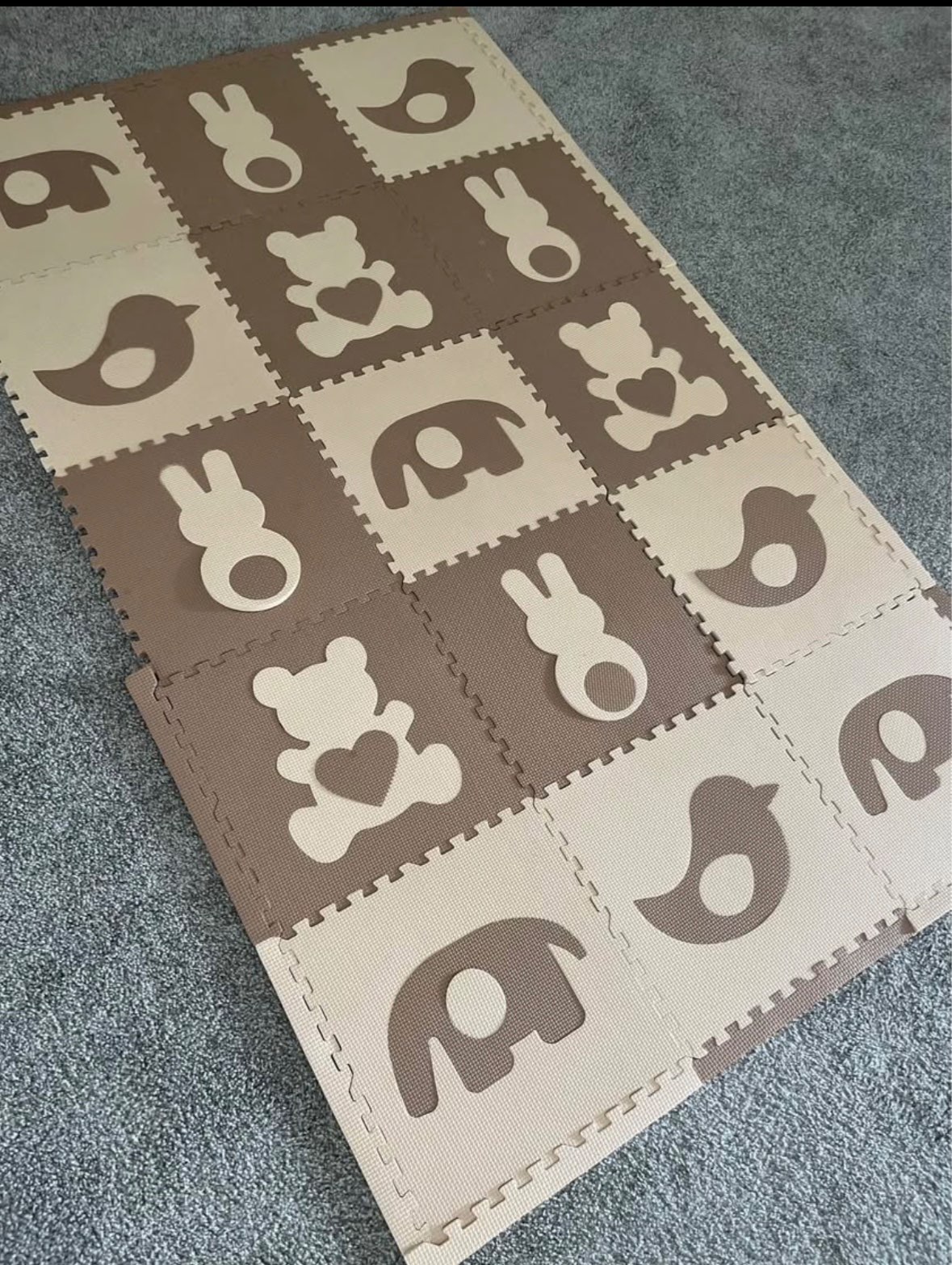 Neutral play puzzle mat