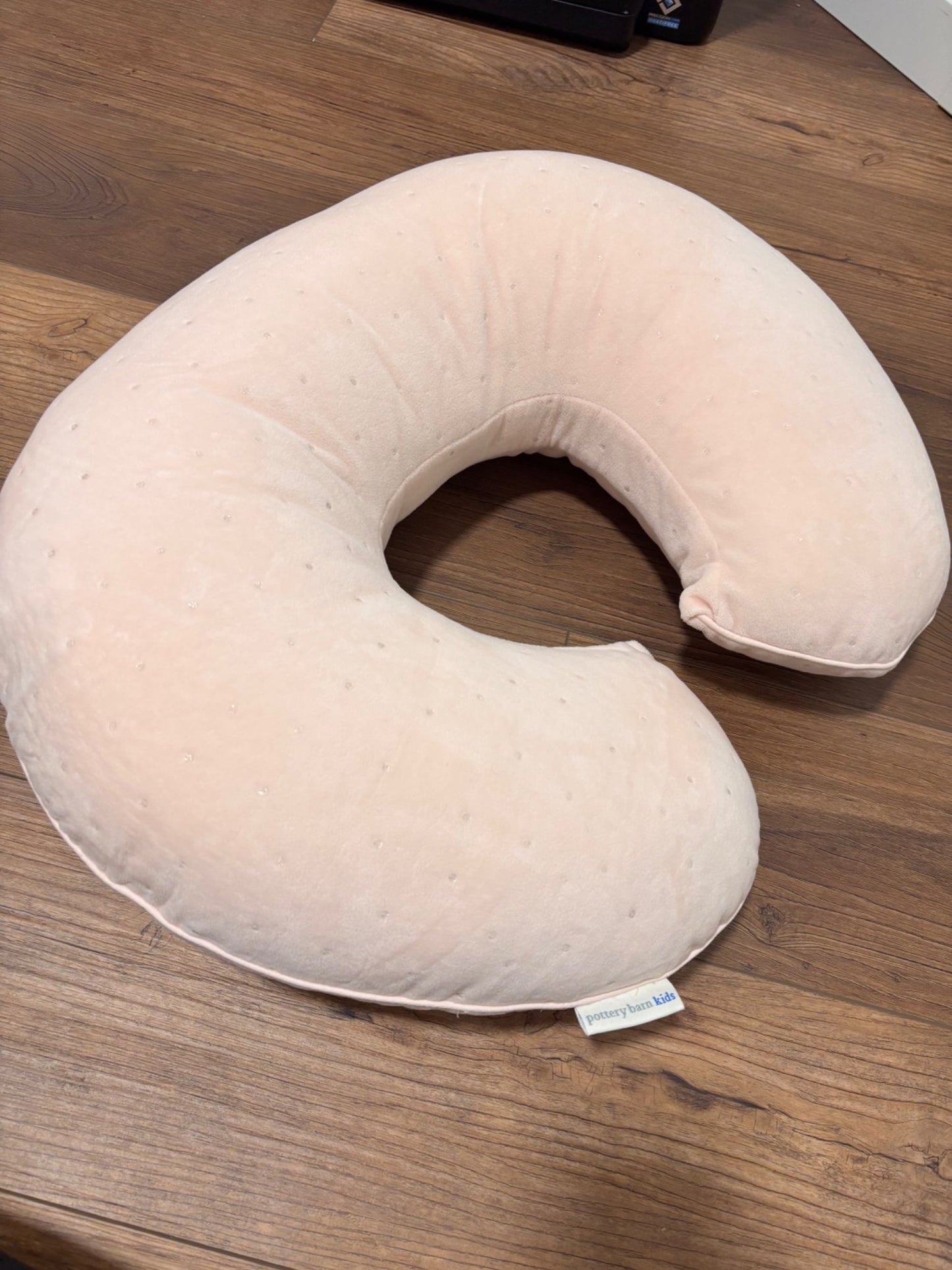 Nursing / feeding pillow