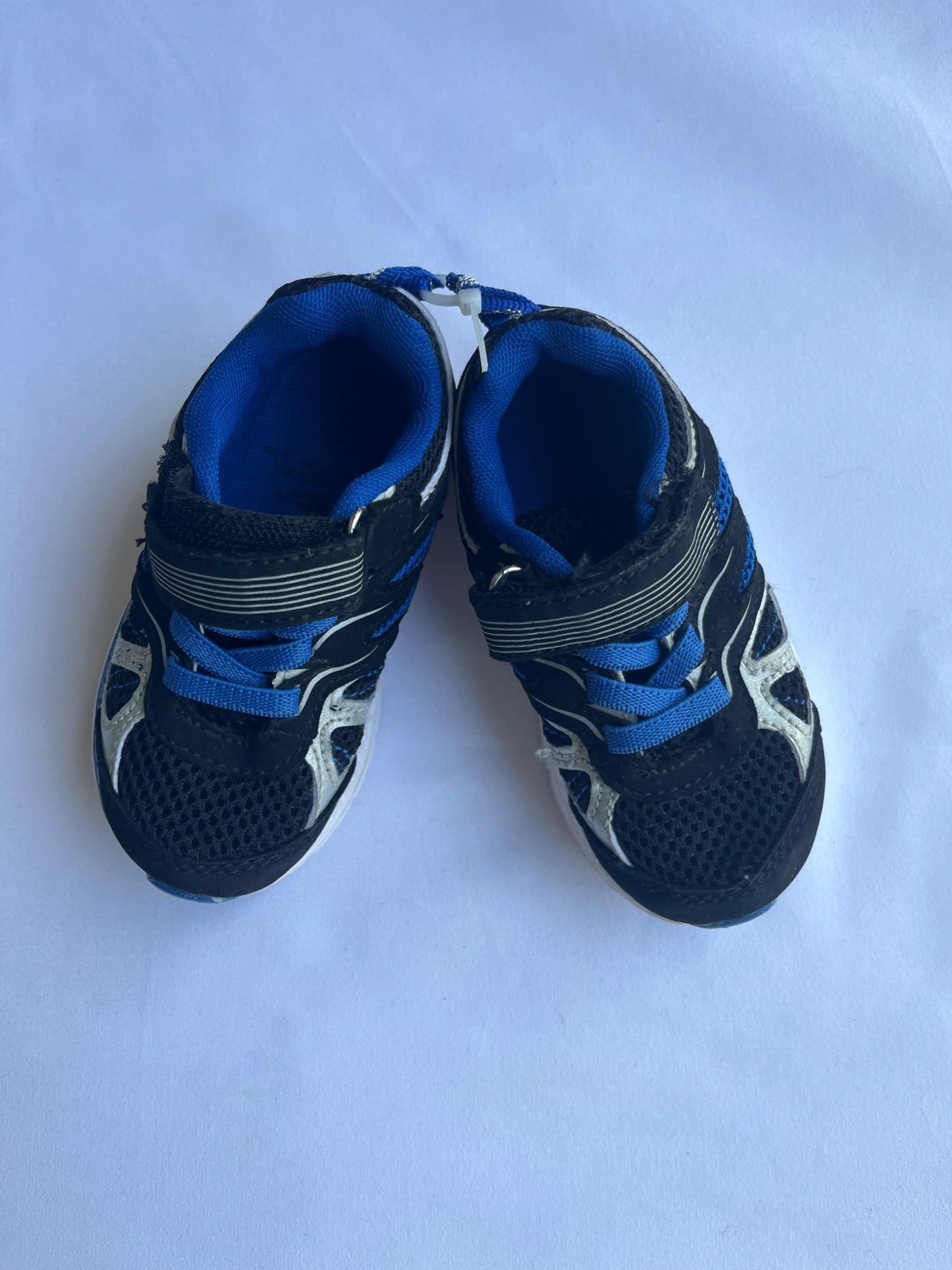 Boys Sneakers – Size 6, Shoes 6 (Walkers:12-24 mth)