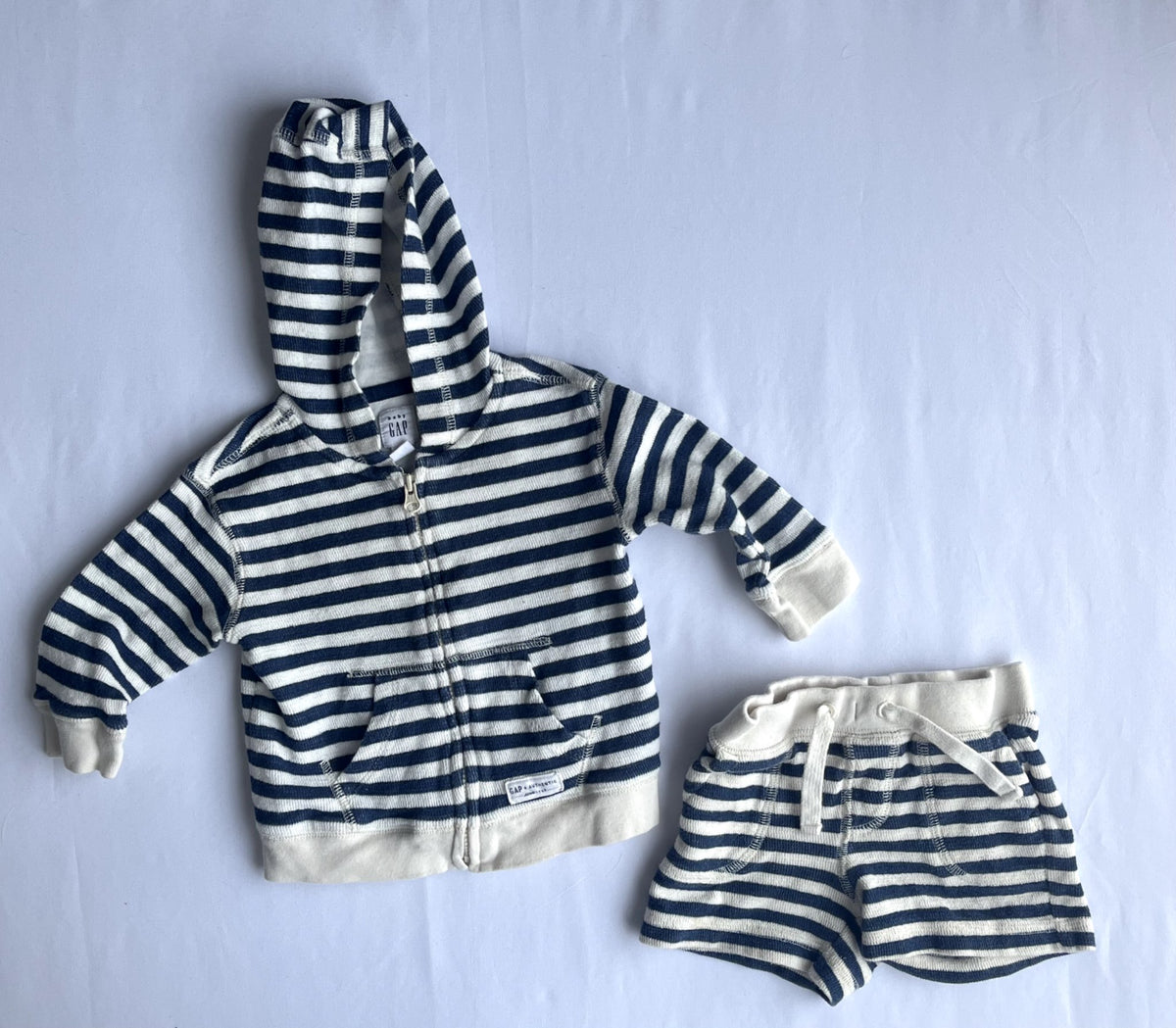 Baby Gap striped hoodie & shorts set 6–12 months, Kids 12 Month (9-12M)