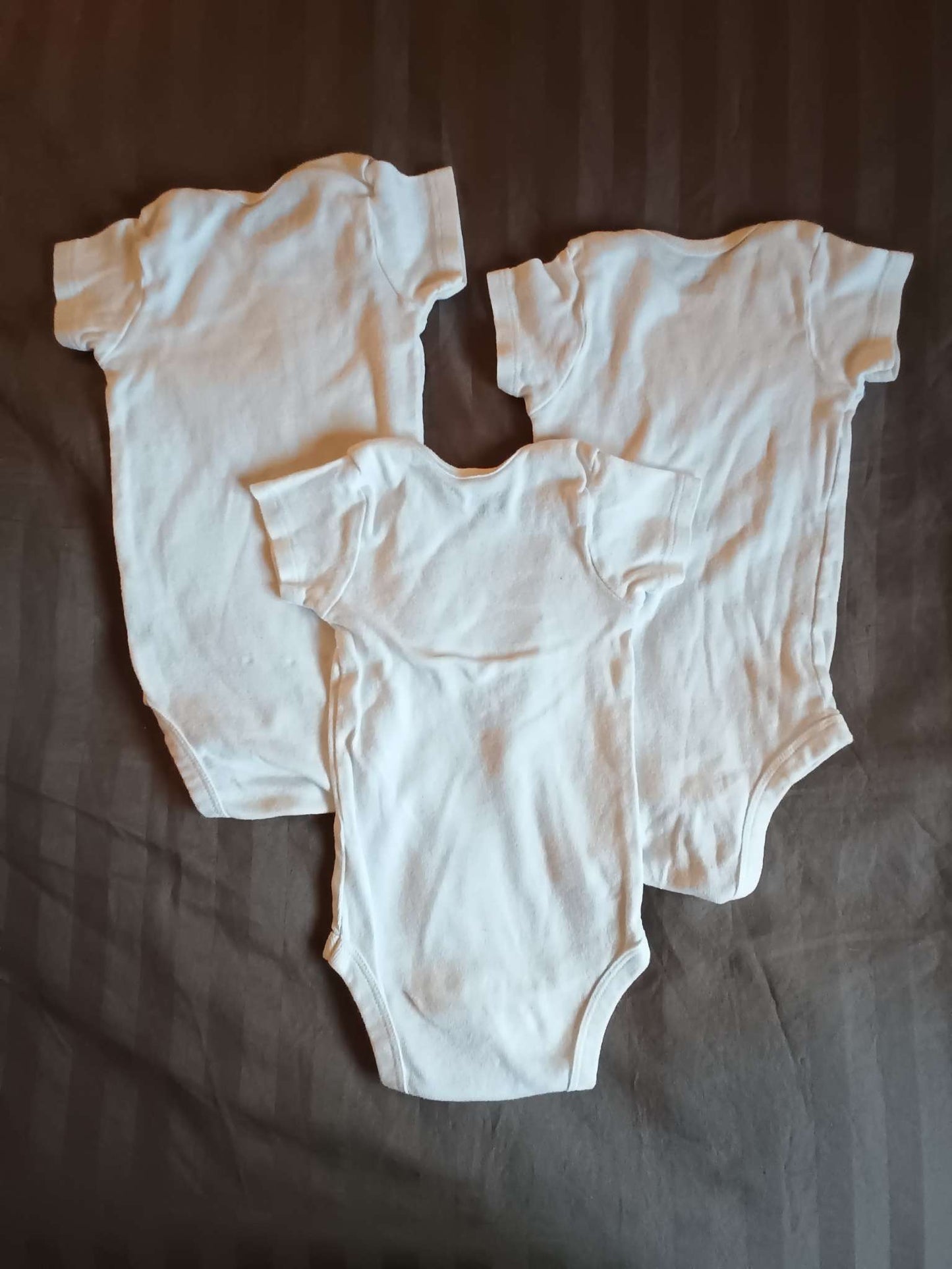 3 White 3-9month Onsies, Kids 9 Month (6-9M)
