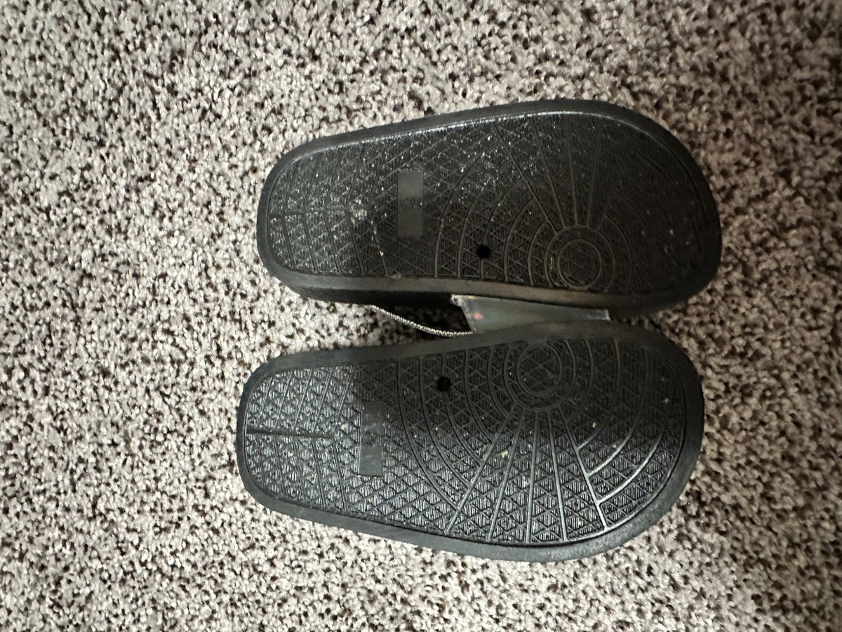 Toddler size 5 sandals , Shoes 5 (Walkers:12-24 mth)