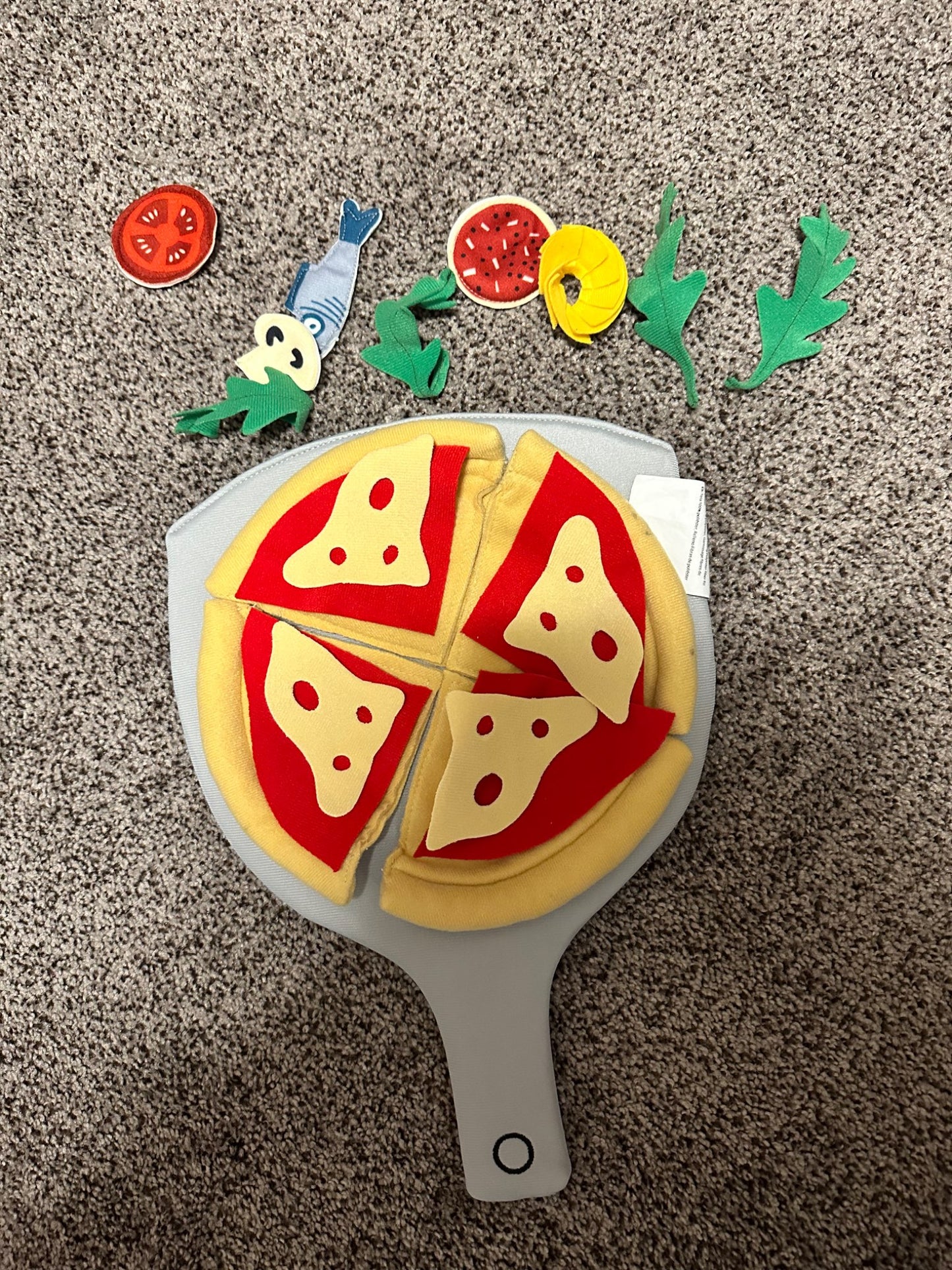 Toy fabric pizza