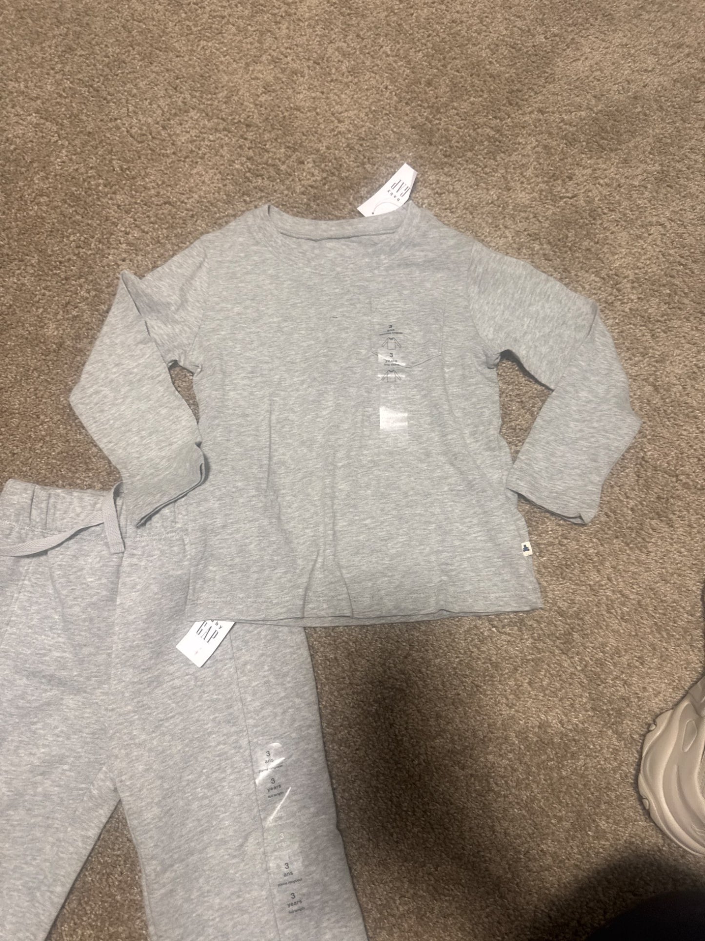 Size 3 gap sweatpants and long sleeve shirt new with