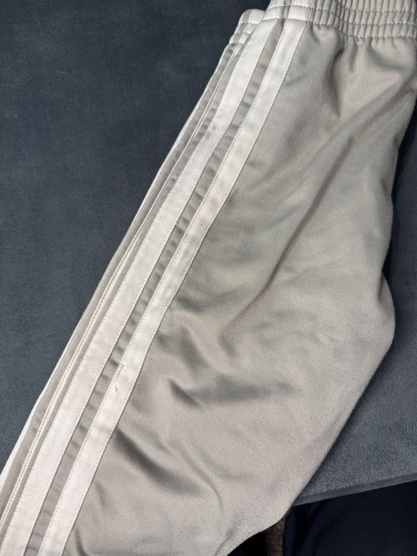 Adidas size 4 tracksuit, Kids 4/4T