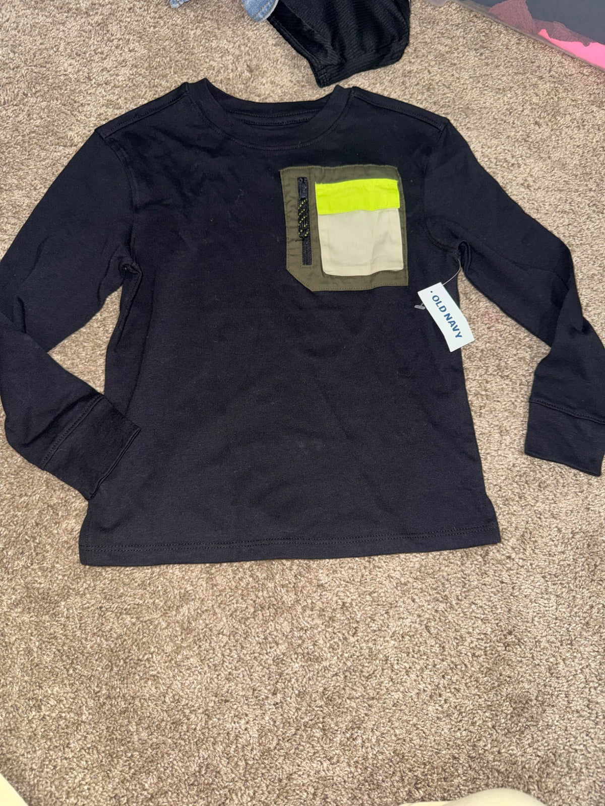 Long sleeve old navy boys size 5 NWT, Kids 5/5T