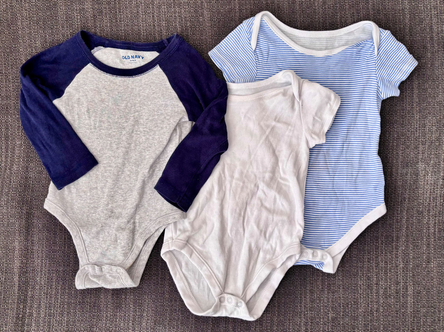 3 x onesies 12-18 months, Kids 18 Month (12-18M)