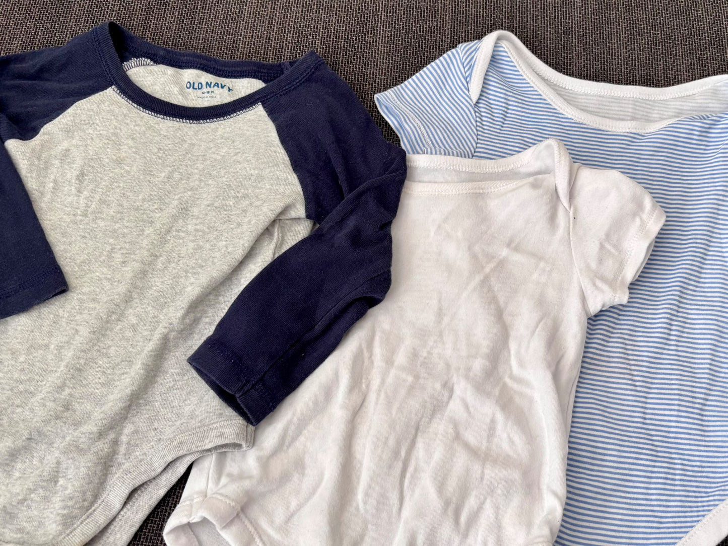 3 x onesies 12-18 months, Kids 18 Month (12-18M)