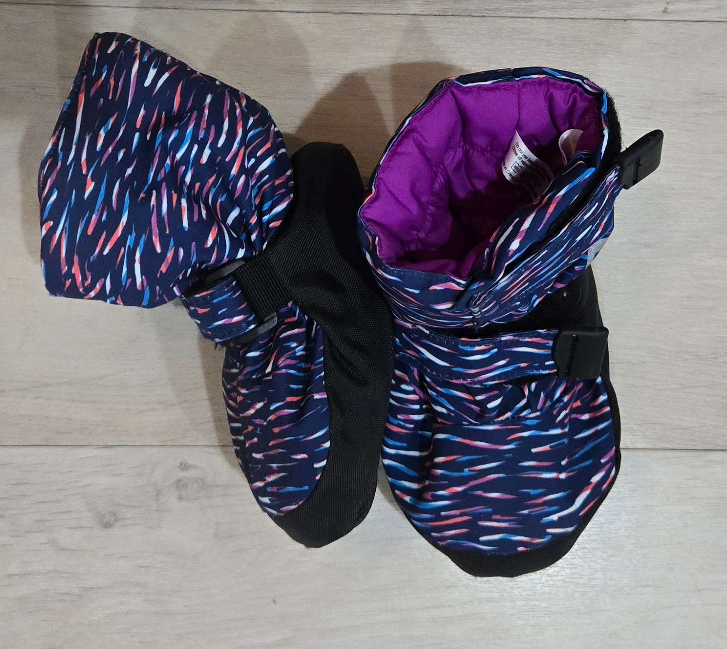 MEC Toaster Booties - MSRP 39.95, Shoes 3 (Baby: 0-12 mth)