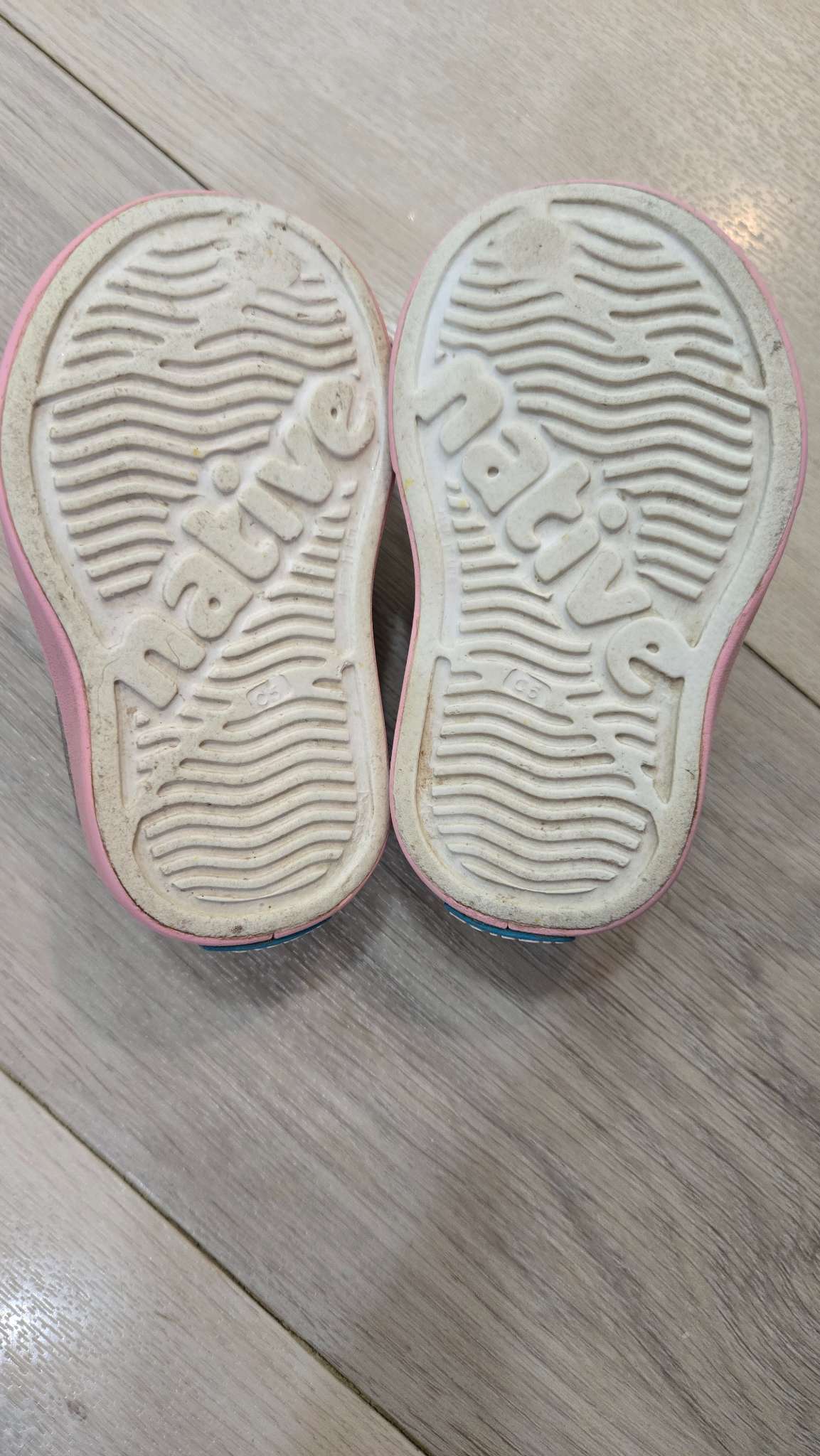 Native Girl's Shoes - size 5, Shoes 5 (Walkers:12-24 mth)