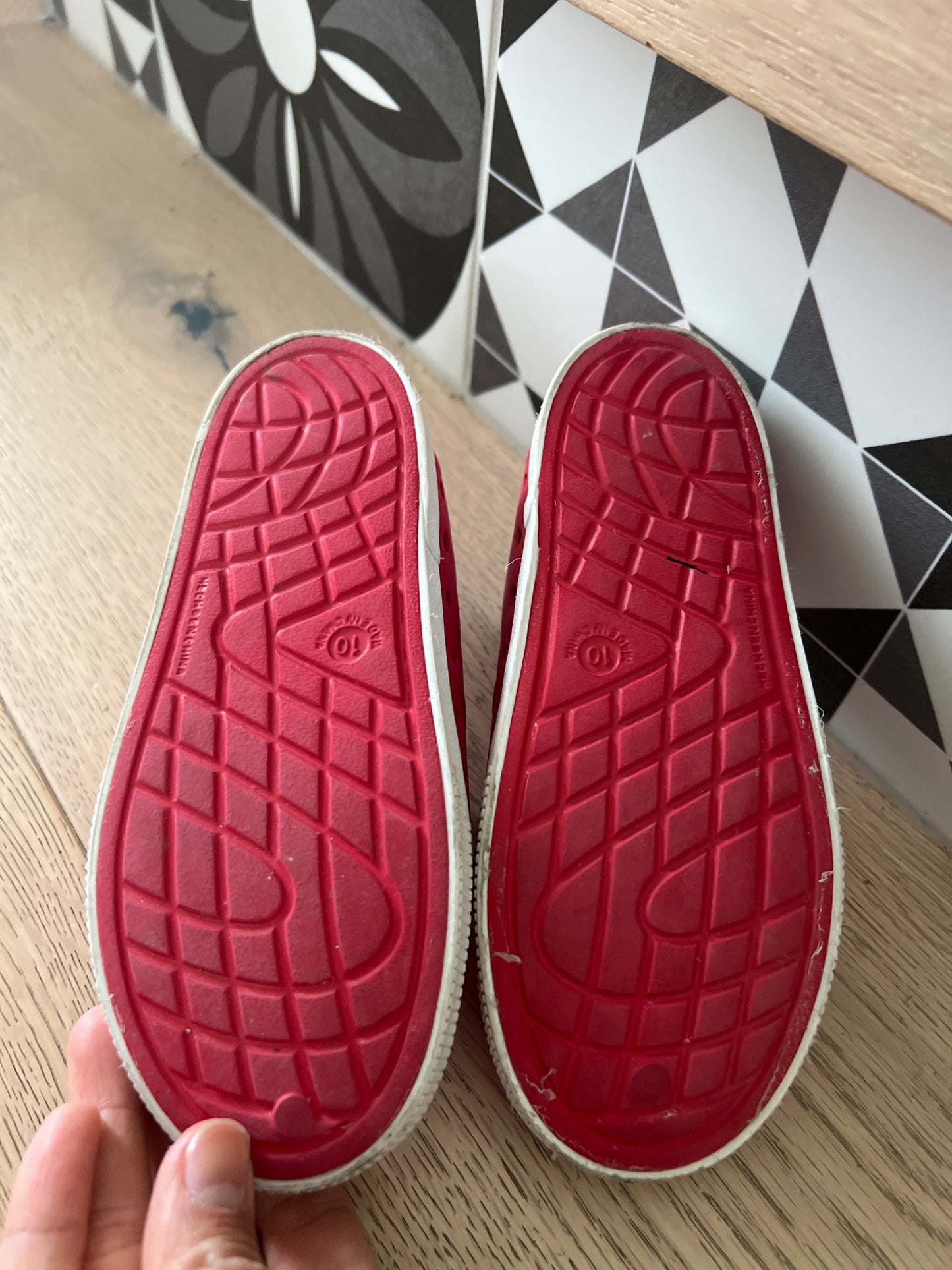 Old navy summer shoes size 10C , Shoes 10 (Toddler:2-4yr)