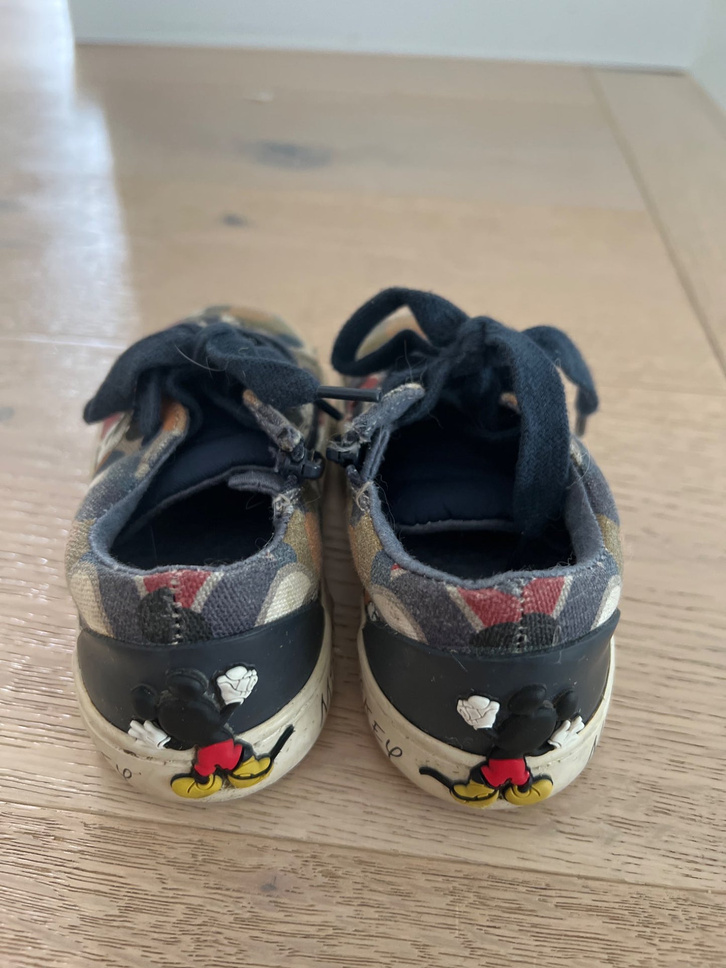 Zara Mickey Mouse shoes size 24 or US 8C , Shoes 8 (Toddler:2-4yr)