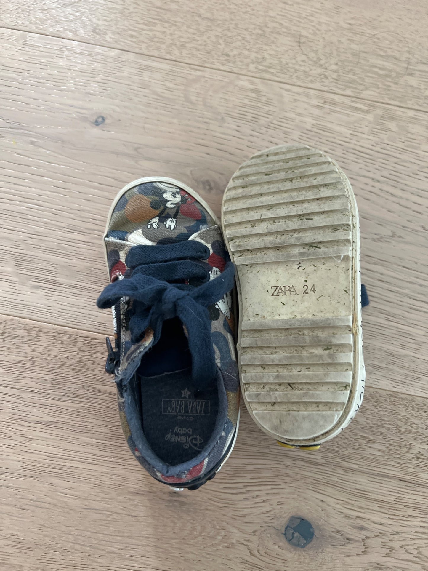Zara Mickey Mouse shoes size 24 or US 8C , Shoes 8 (Toddler:2-4yr)