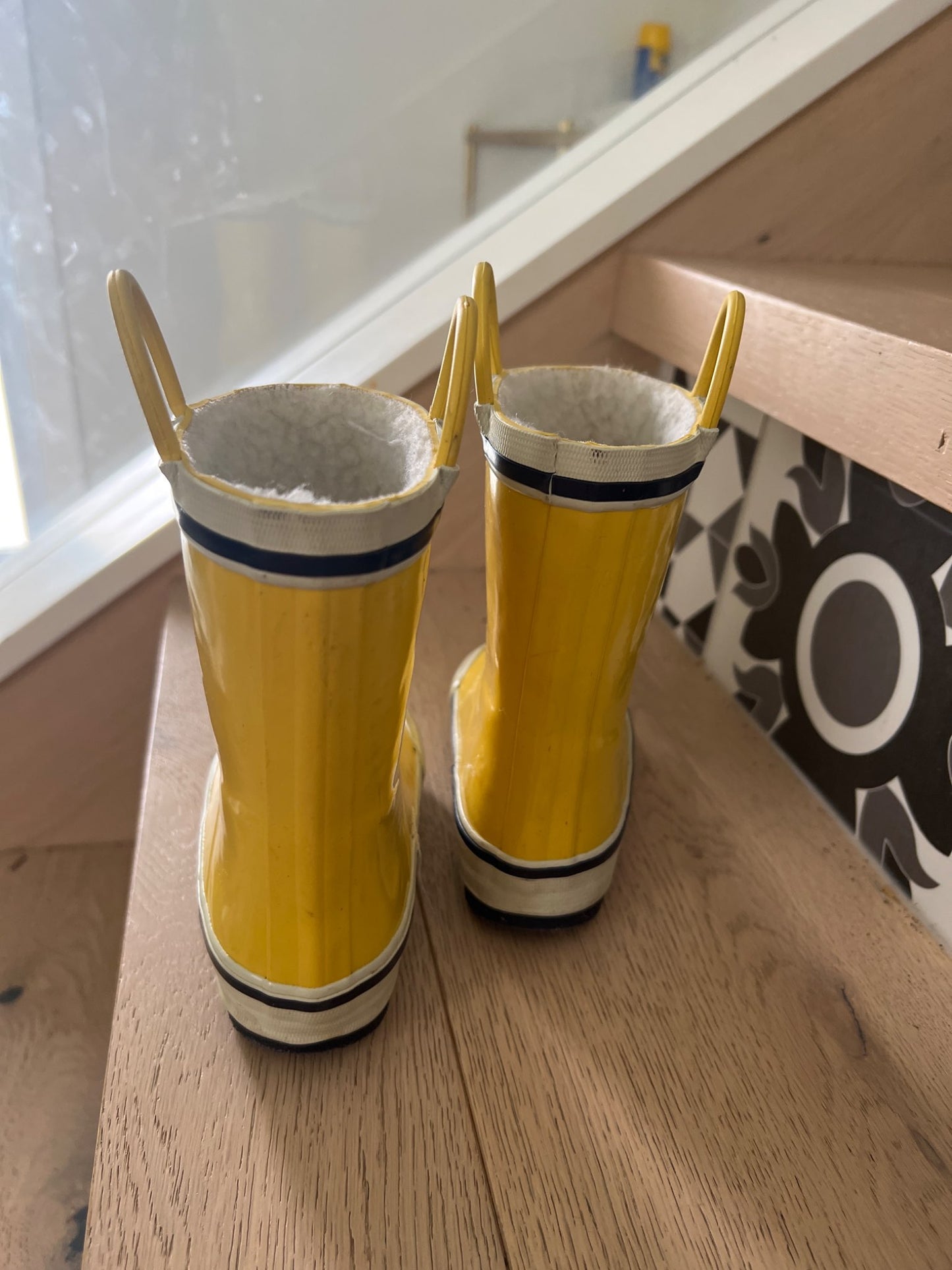 Fleece lined yellow rain boots 8C , Shoes 8 (Toddler:2-4yr)