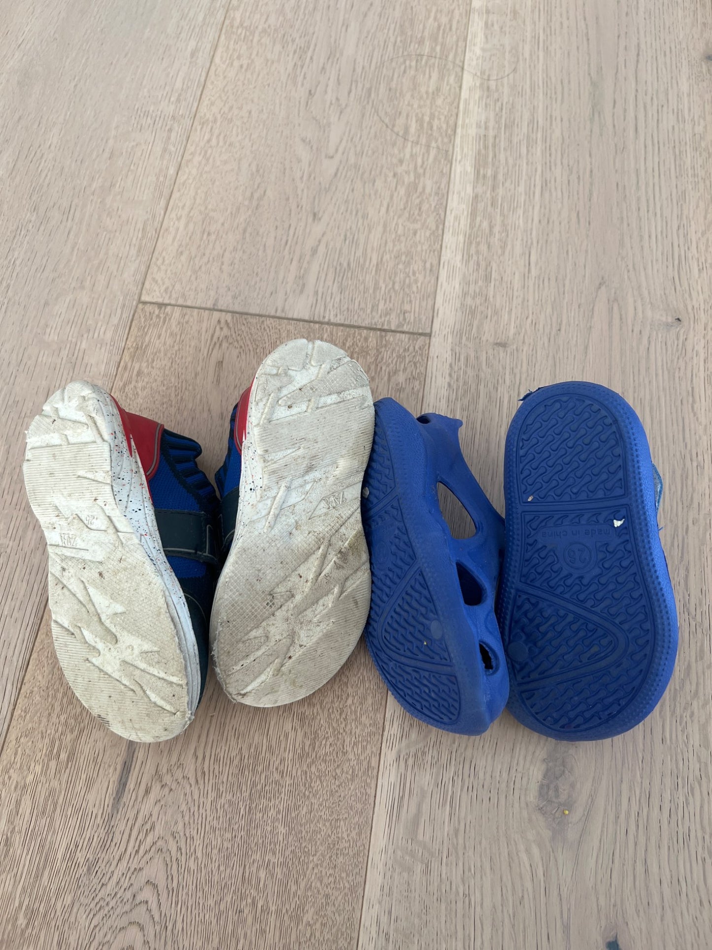 Zara avengers runners 8.5C or size 25 (European) & Joe fresh sandals (size 26), Shoes 8.5 (Toddler:2-4yr)