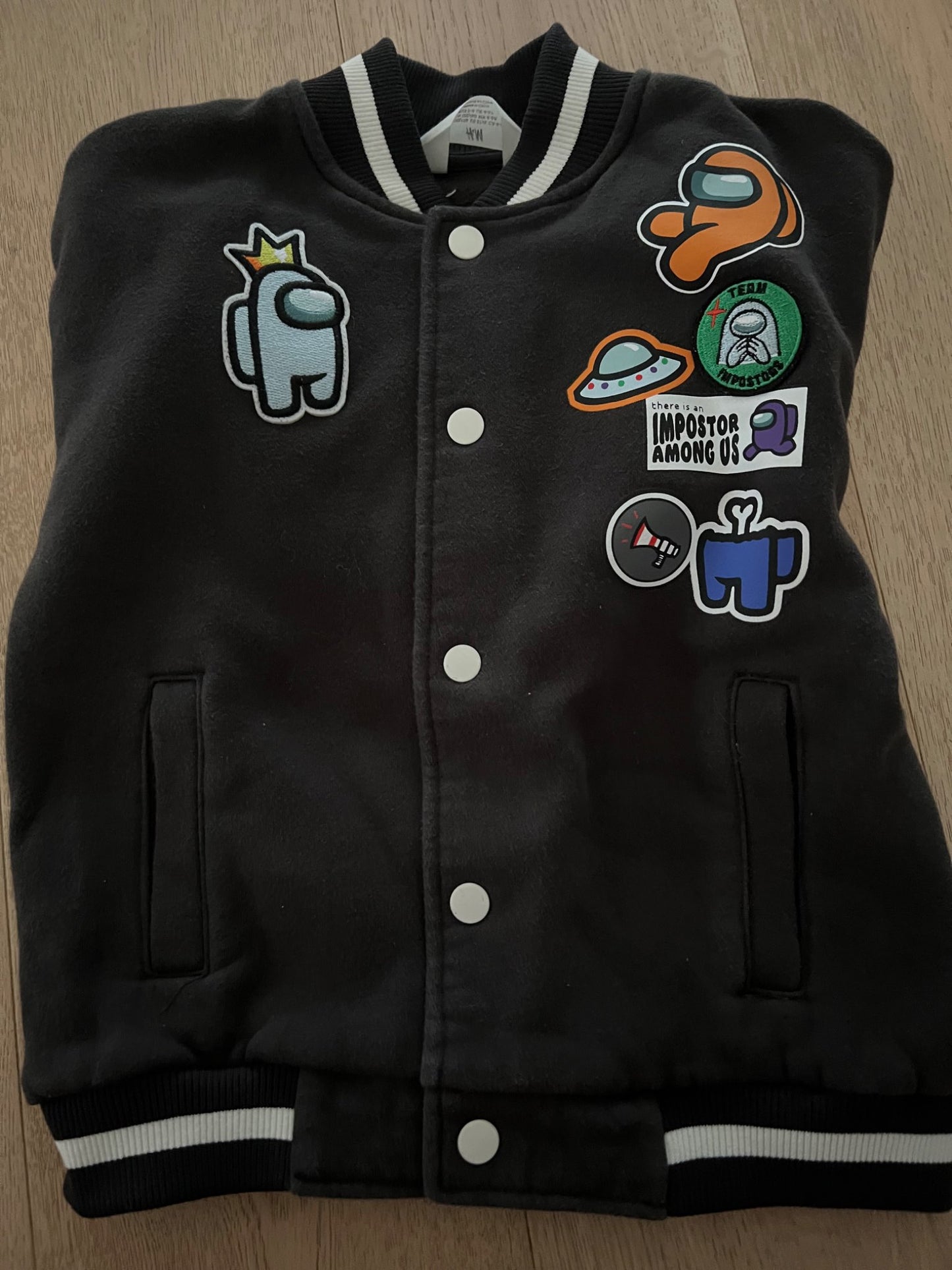 H&M Among Us Sweater Jacket , Kids 5/5T (extra small)