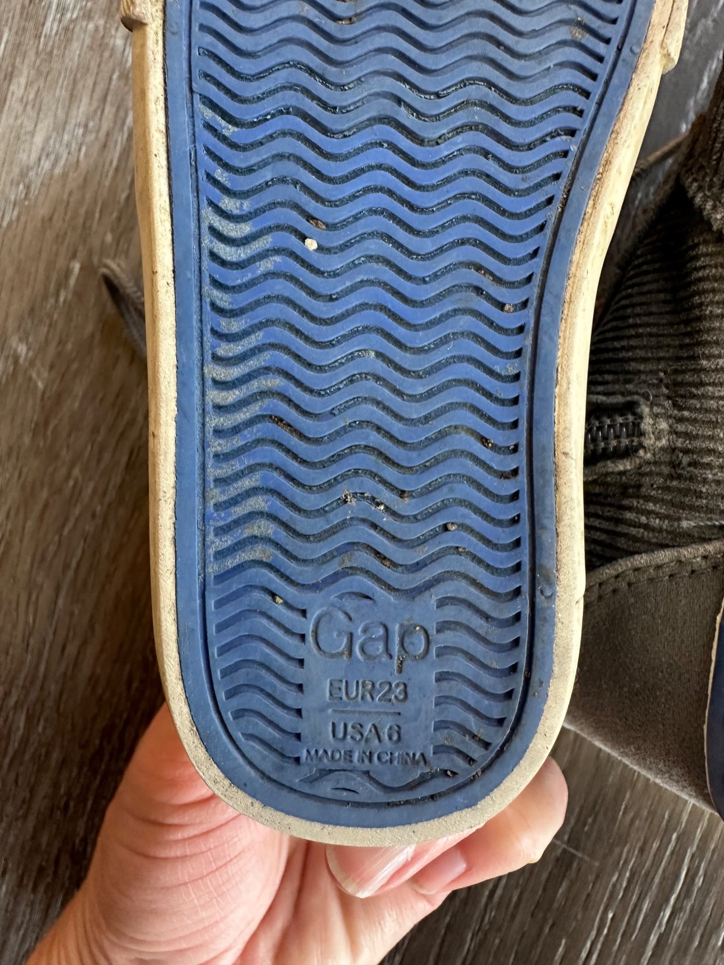 Gap winter shoes, size 6, Shoes 6 (Walkers:12-24 mth)