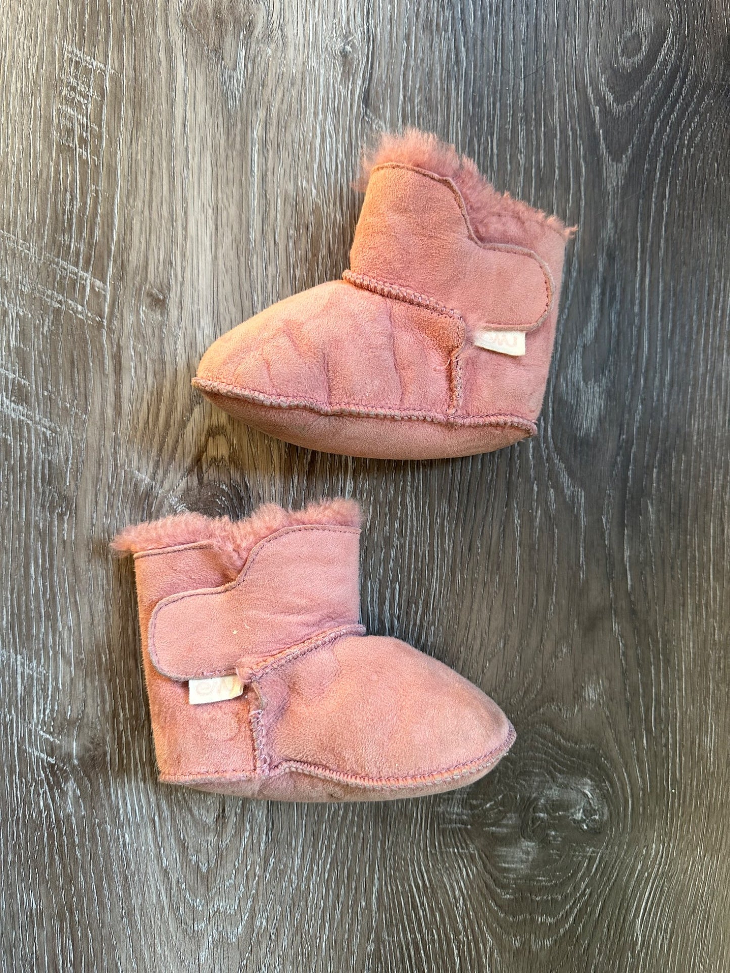 EMU sheepskin baby booties, pink, 12-18 months, VGUC , Shoes 4.5 (Walkers:12-24 mth)