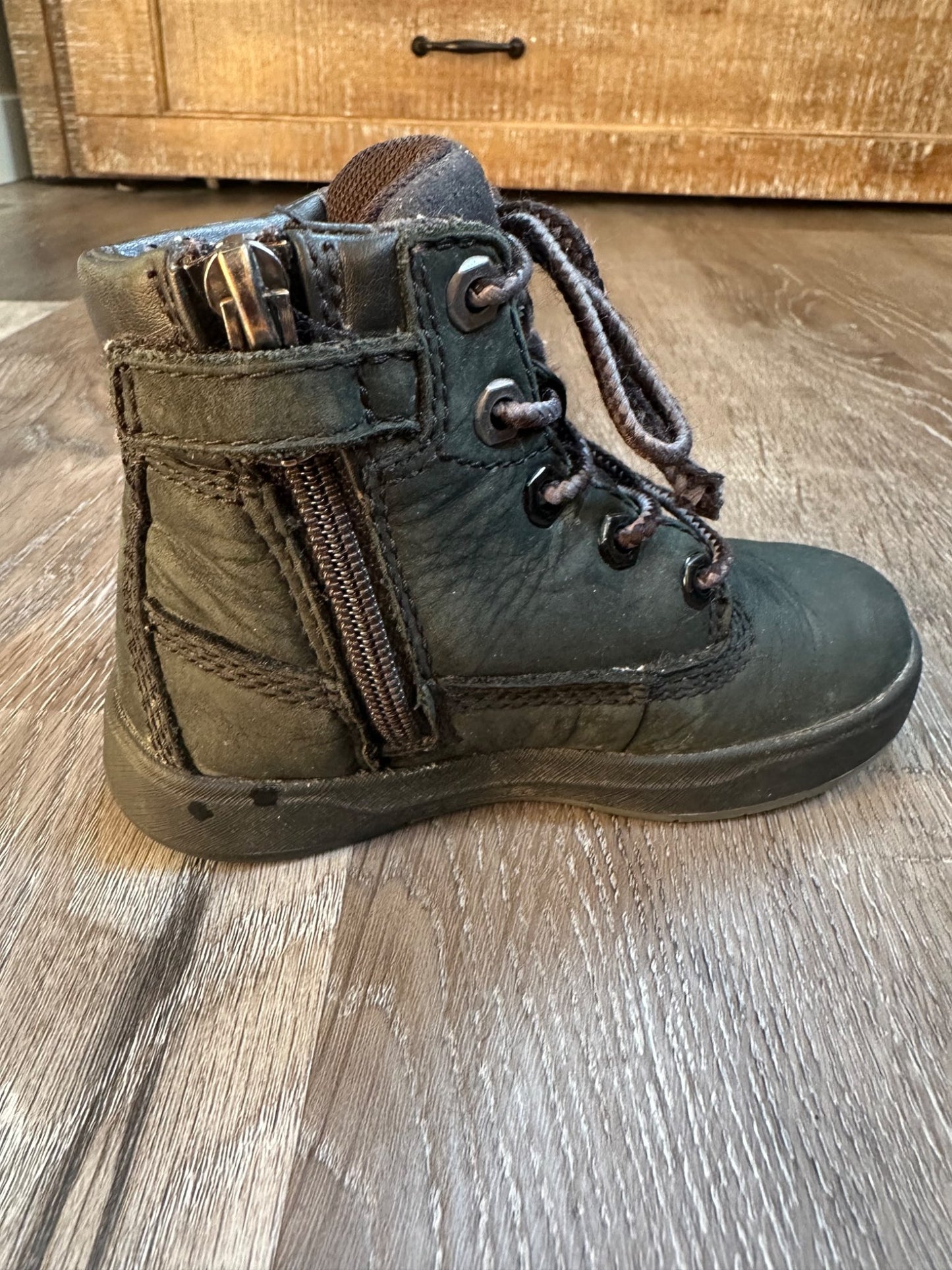 Timberland leather boots, size 6, side zipper and laces, Shoes 6 (Walkers:12-24 mth)