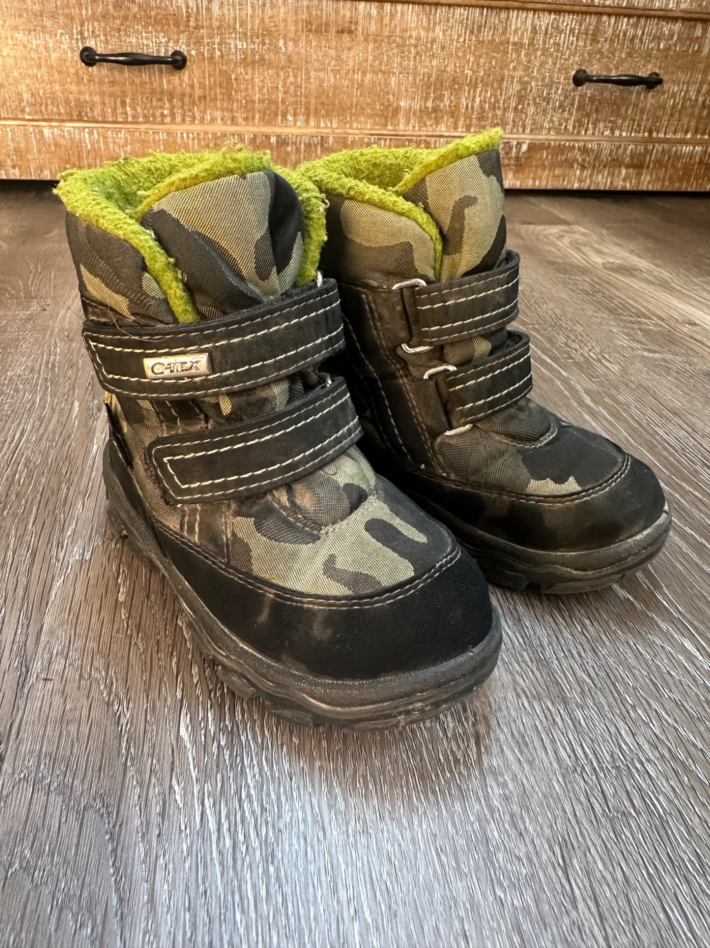 Ciciban winter boots , Size 7 (eu23), lightweight, Velcro straps, VGUC , Shoes 7 (Walkers:12-24 mth)