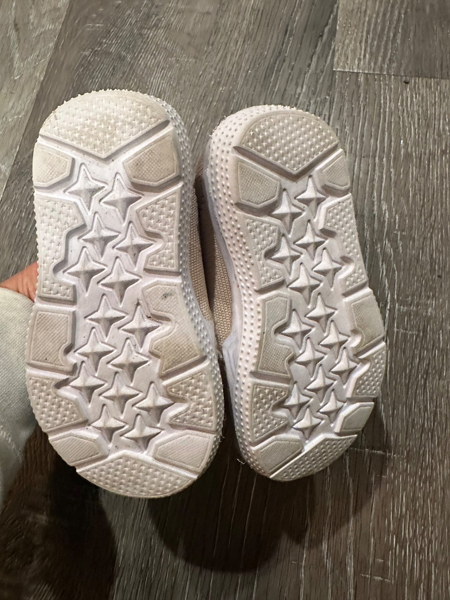 Slip on Shoes, easy on and off, Size 7C, VGUC, Shoes 7 (Walkers:12-24 mth)