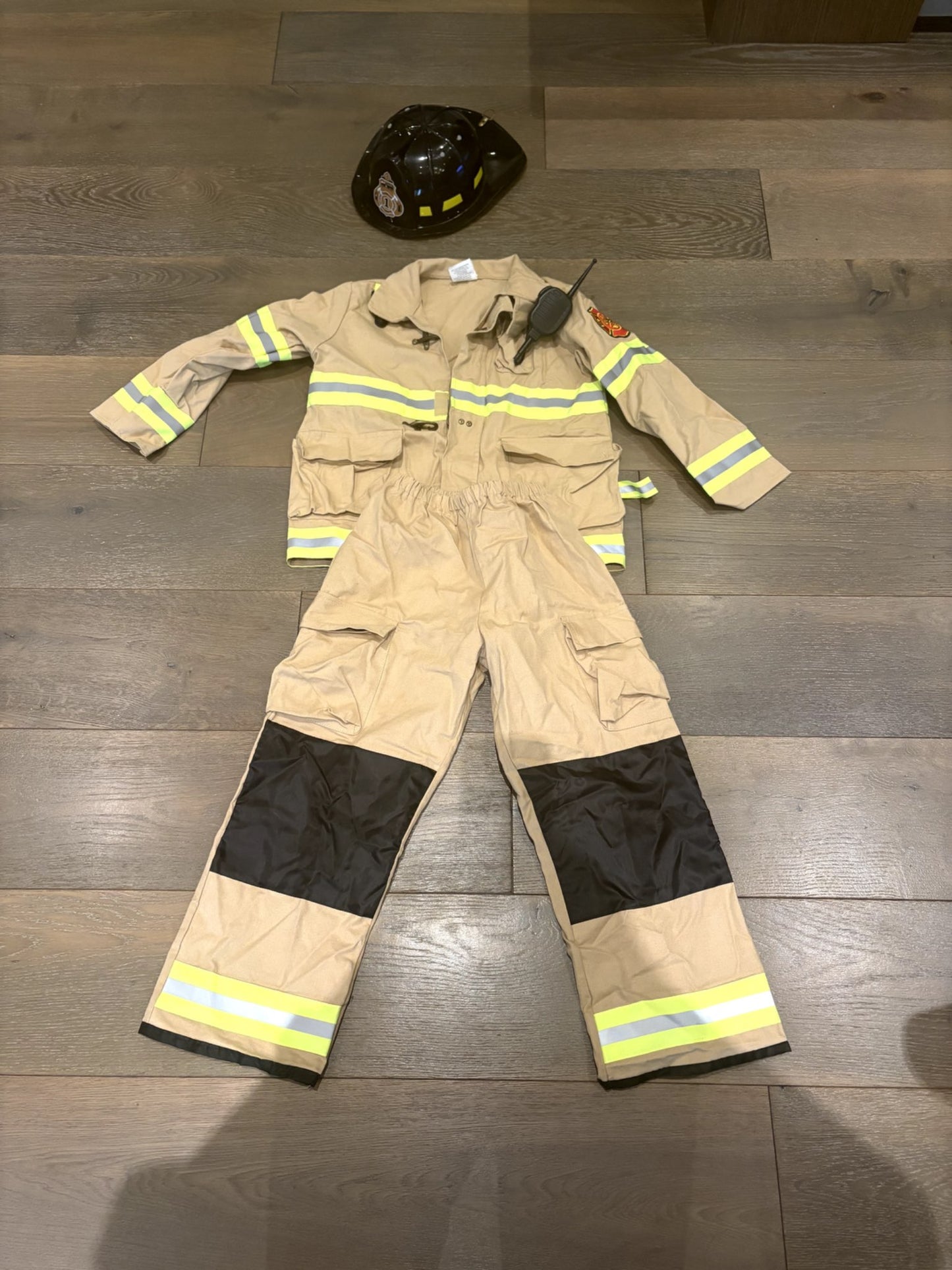 EUC 3 Piece Firefighter Costume Size 7/8, Kids 7 & 8 (small)