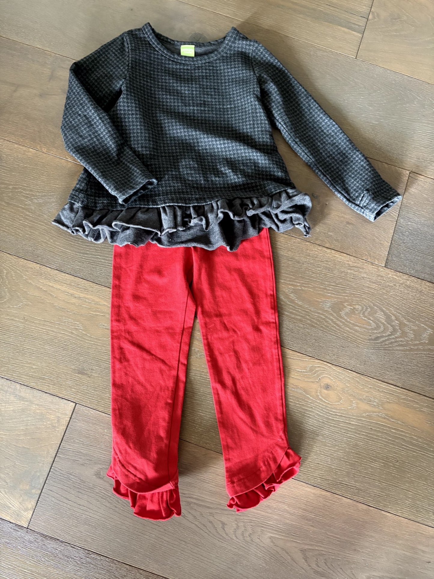 EUC Peekaboo Beans Holiday Outfit - Size 4, Kids 4/4T