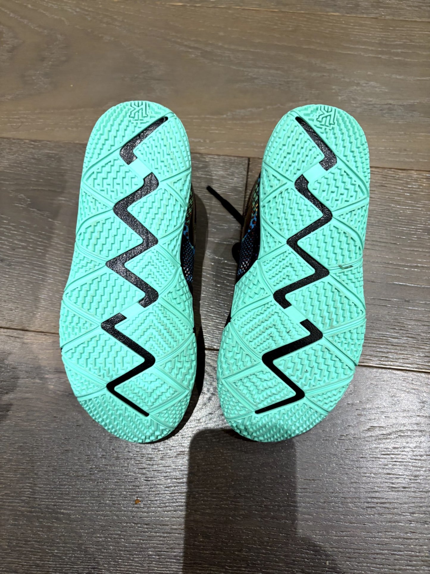 EUC Nike Kyrie 4 ‘Mamba Mentality’ Basketball Shoe - Size 3Y, Shoes 3 (Kids:4-8yr)