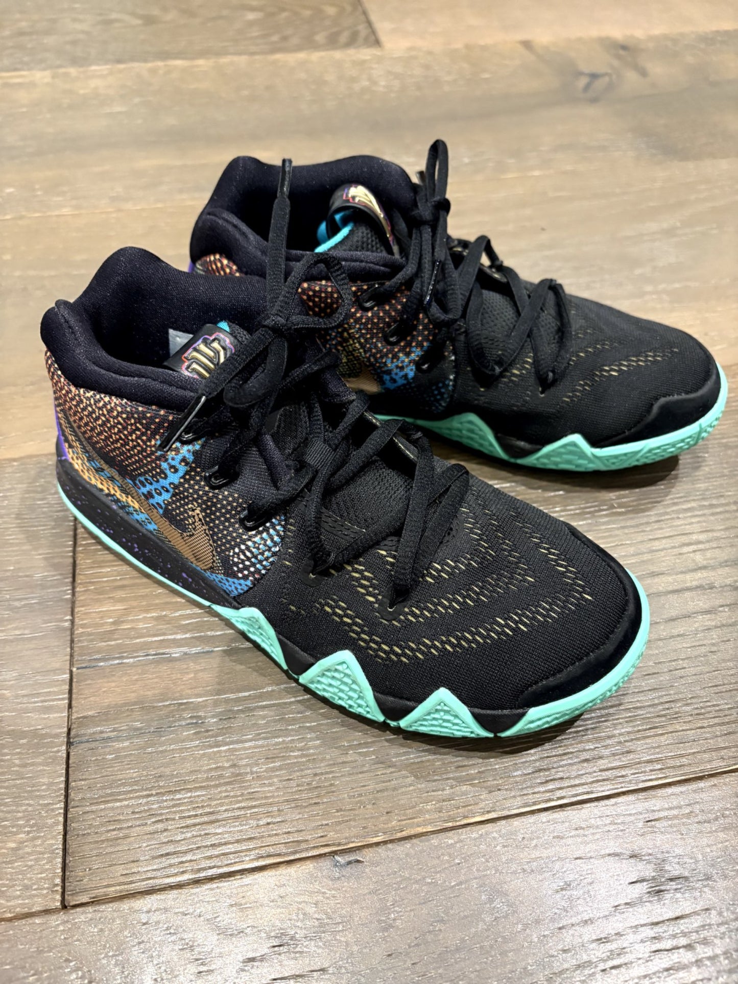 EUC Nike Kyrie 4 ‘Mamba Mentality’ Basketball Shoe - Size 3Y, Shoes 3 (Kids:4-8yr)