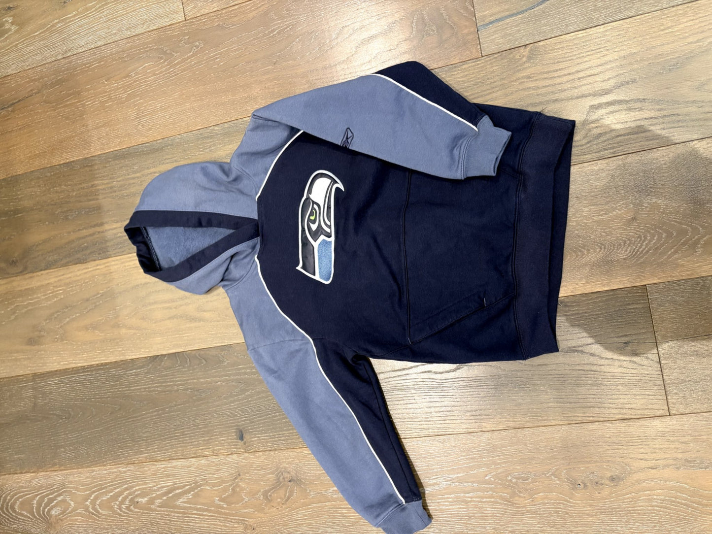 EUC Seattle Seahawks Reebok hoodie - Size S (8), Kids 7 & 8 (small)
