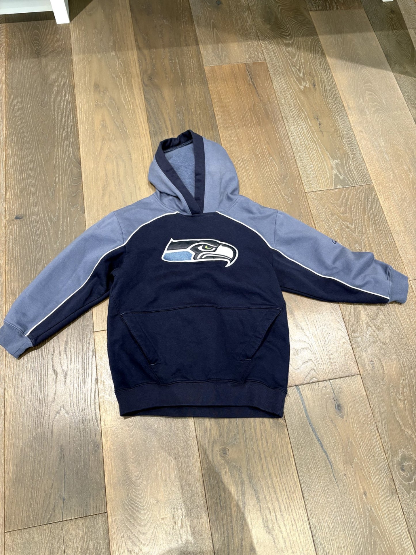 EUC Seattle Seahawks Reebok hoodie - Size S (8), Kids 7 & 8 (small)