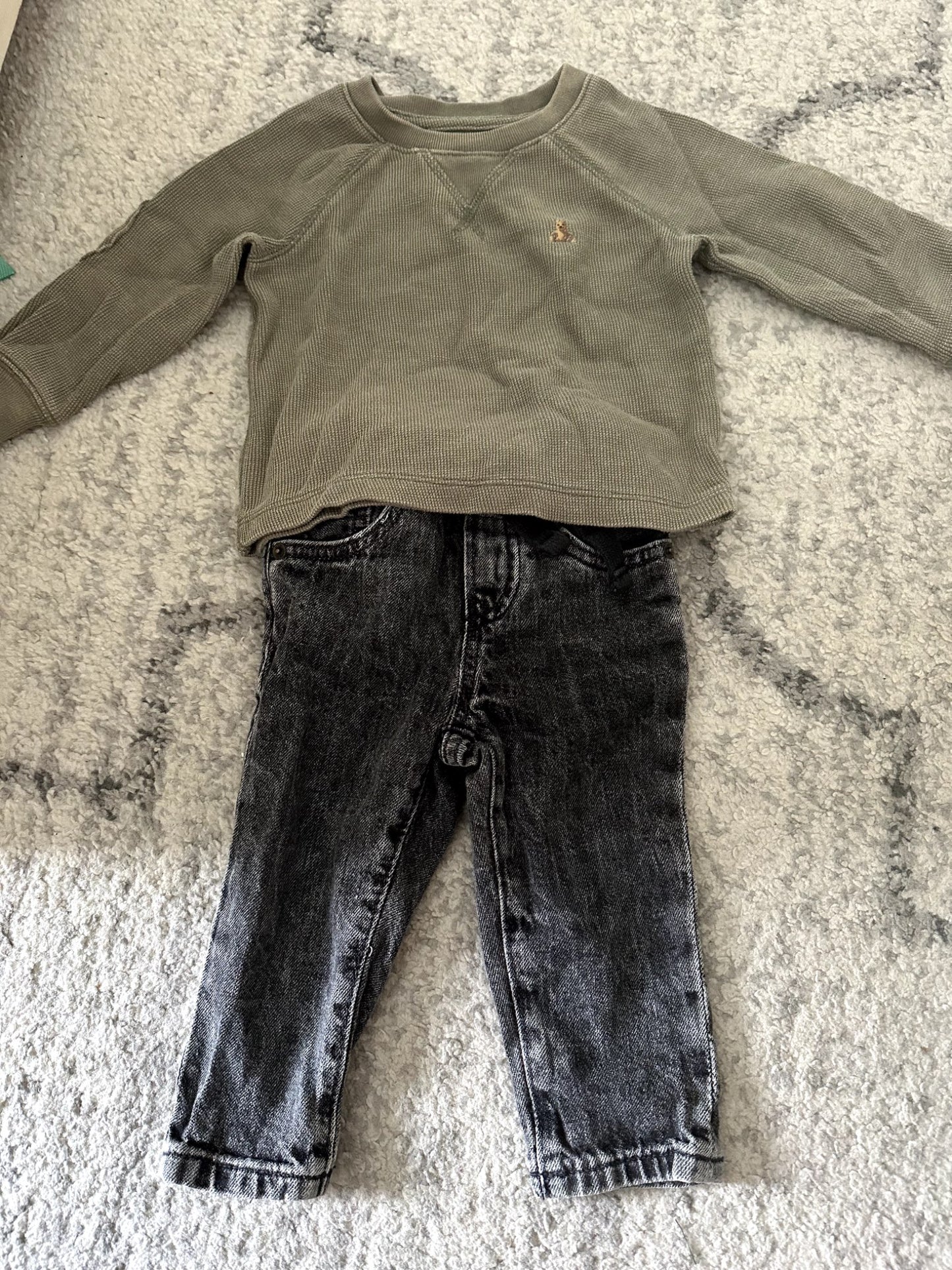 Baby Gap Boys Green Sweater and Black Jeans - 12-18M, Kids 18 Month (12-18M)