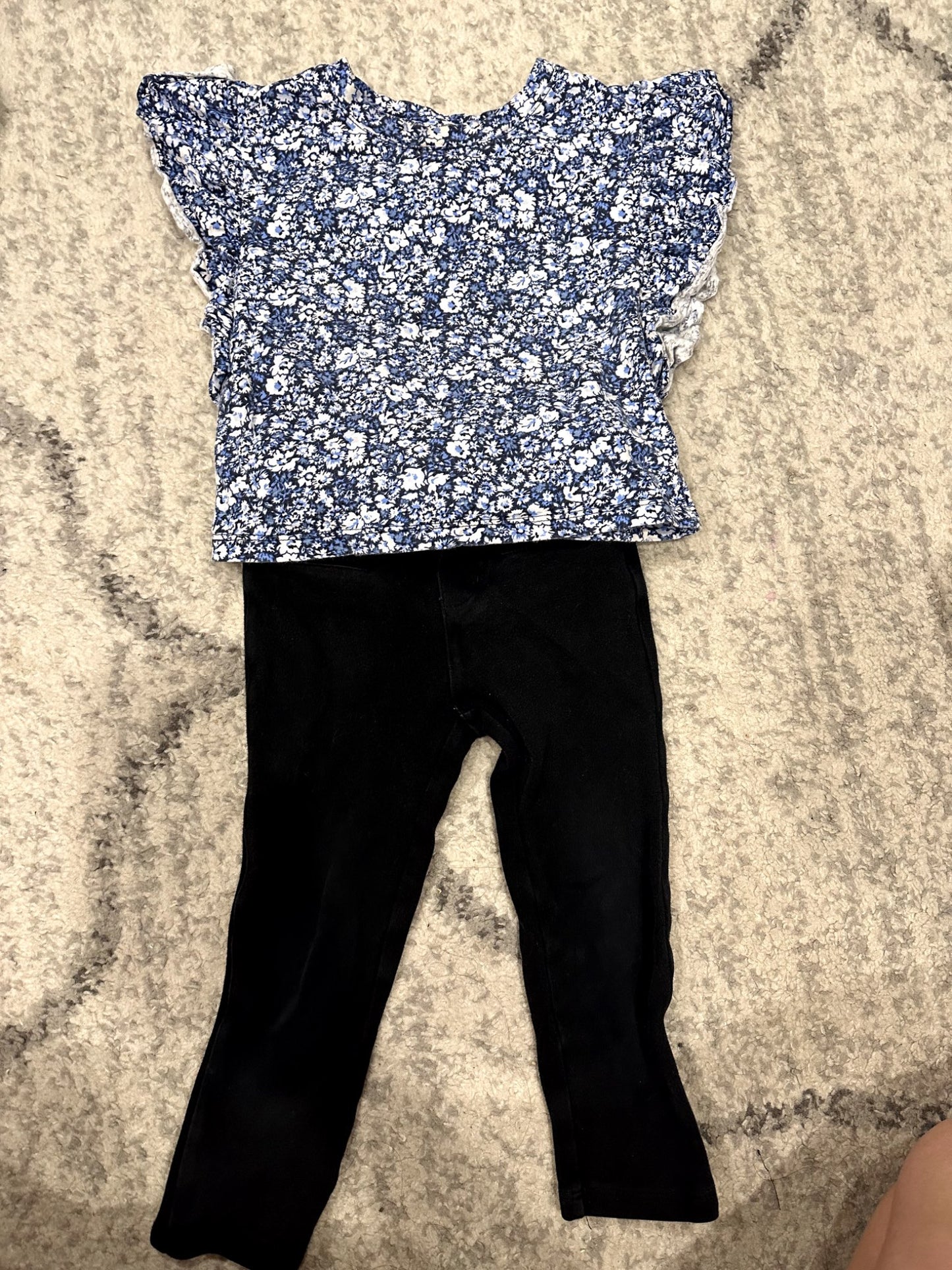 Gap Flower Shirt and Black Pants Outfit - 3Y, Kids 3T