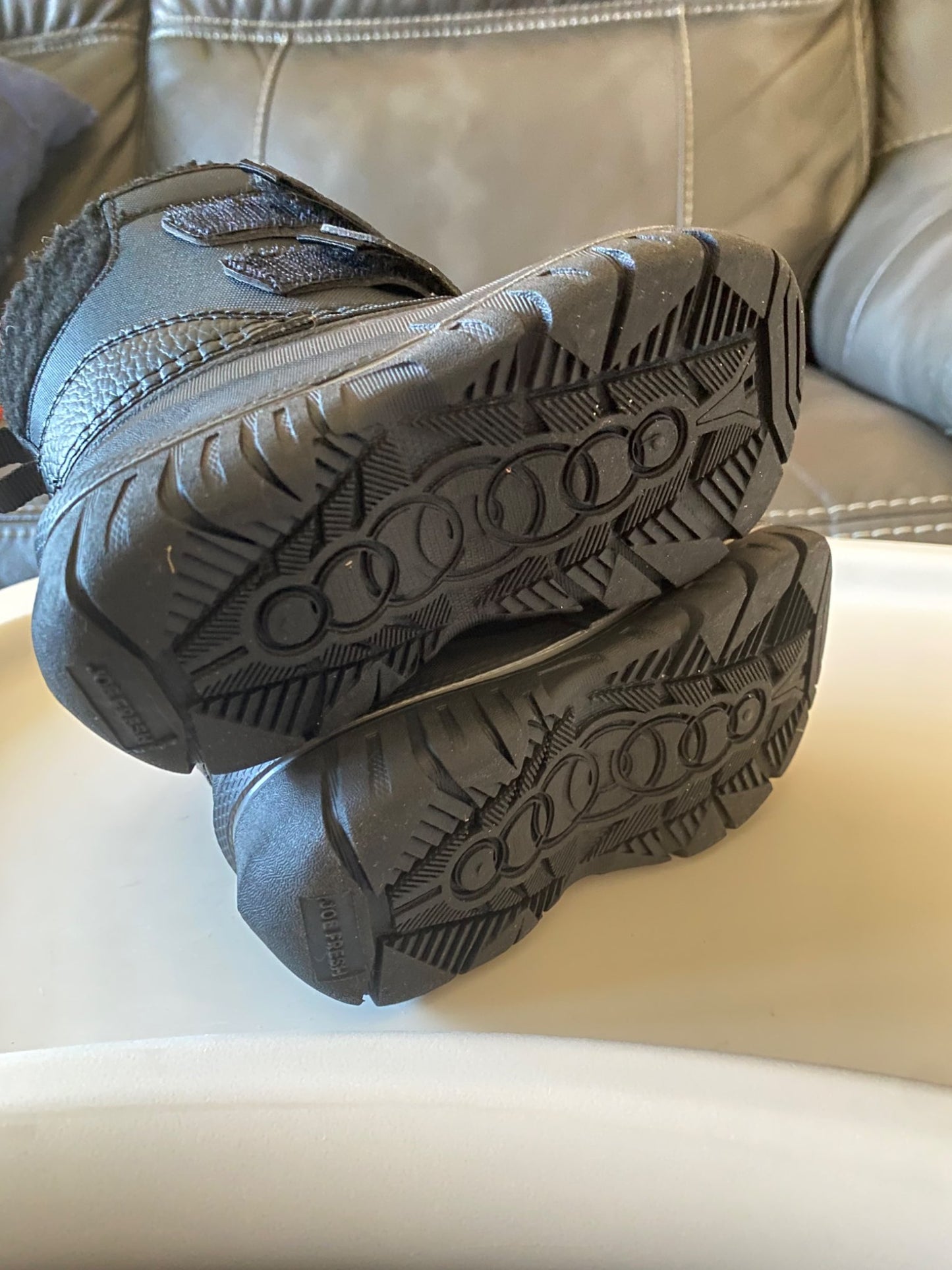 Toddler boy winter boots size 6, Shoes 6 (Walkers:12-24 mth)