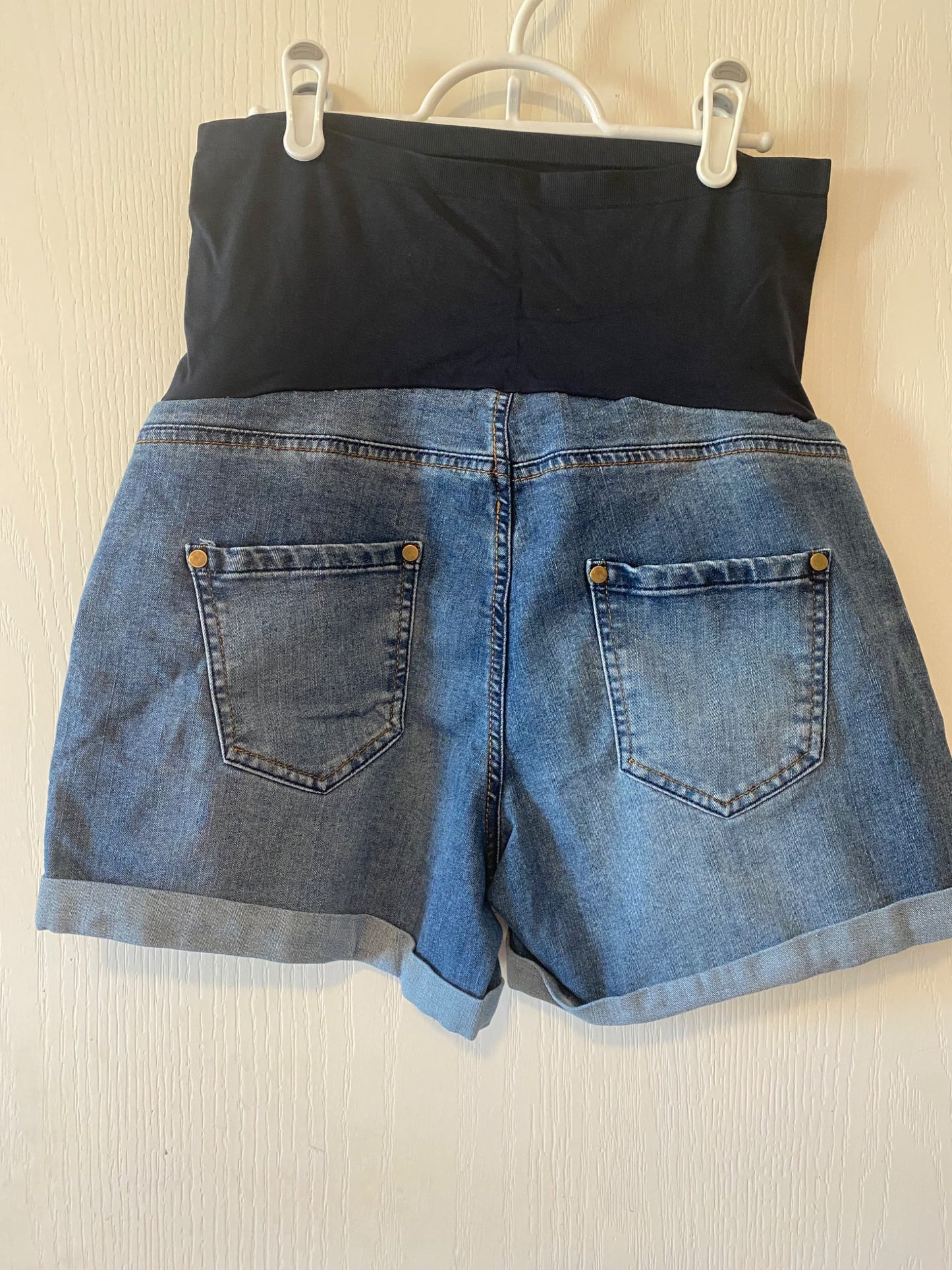 Maternity shorts size M, Maternity M (8-10)