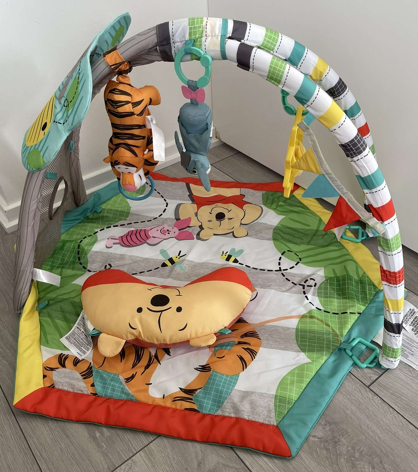 Bright Starts Winnie the Pooh Happy as Can Bee Activity Gym