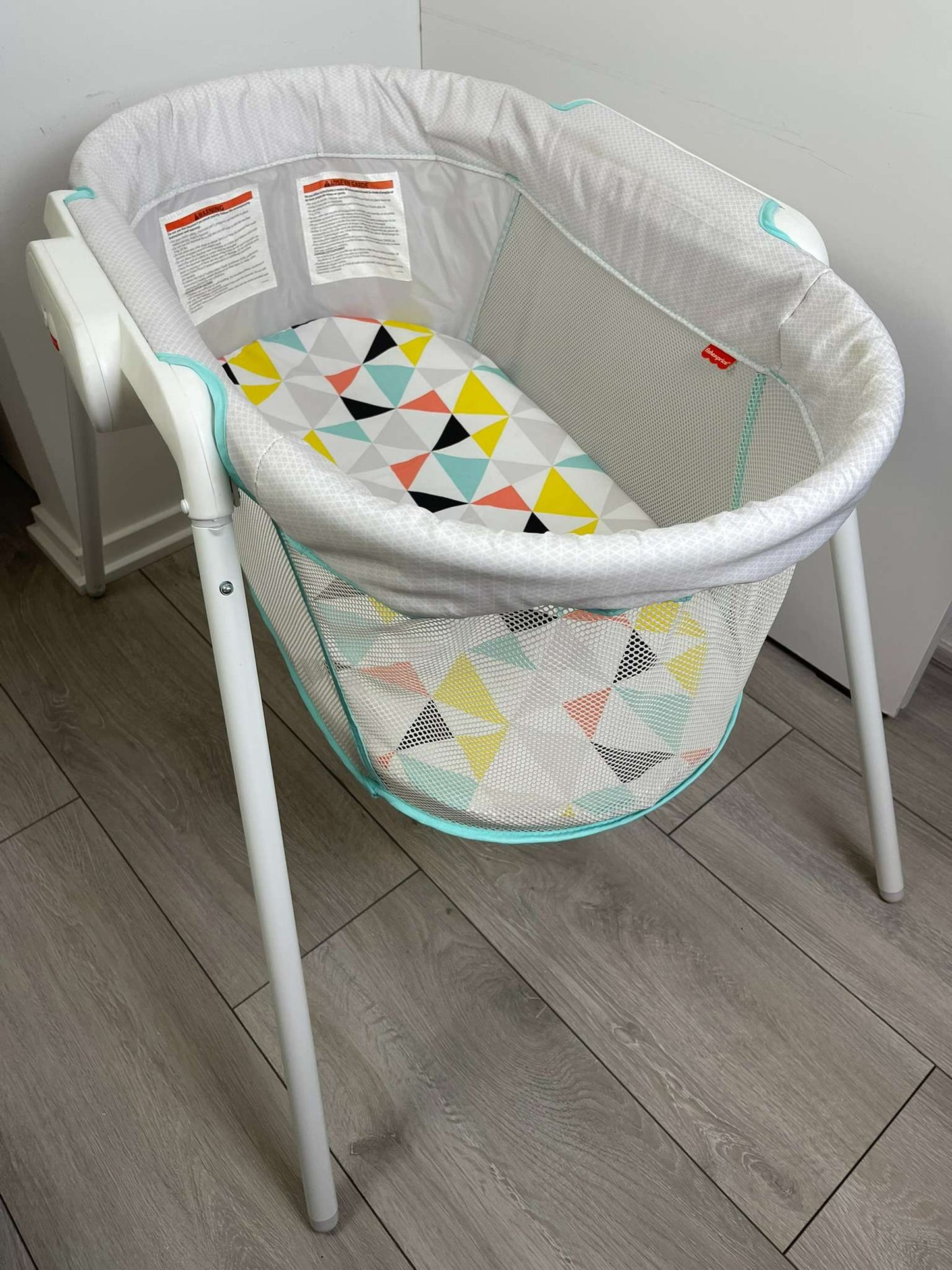Fisher-Price Stow 'n Go Bassinet