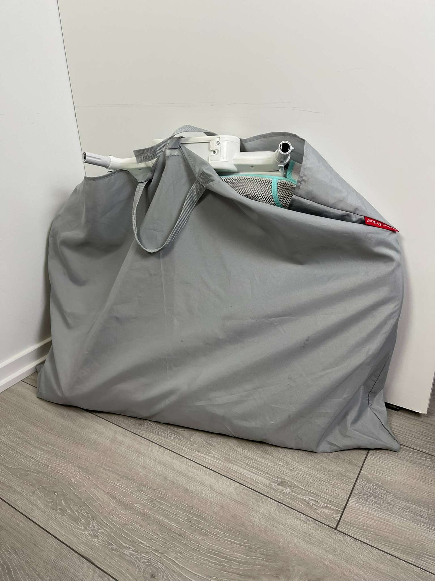 Fisher-Price Stow 'n Go Bassinet