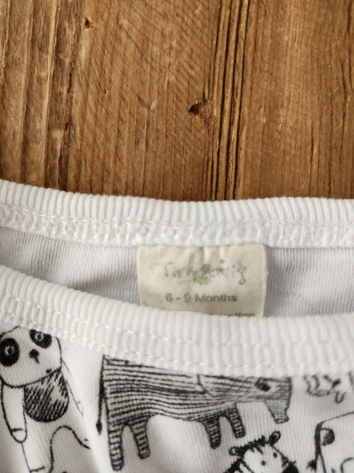 Baby organic short sleeve romper, 6-9 months, EUC, Kids 9 Month (6-9M)