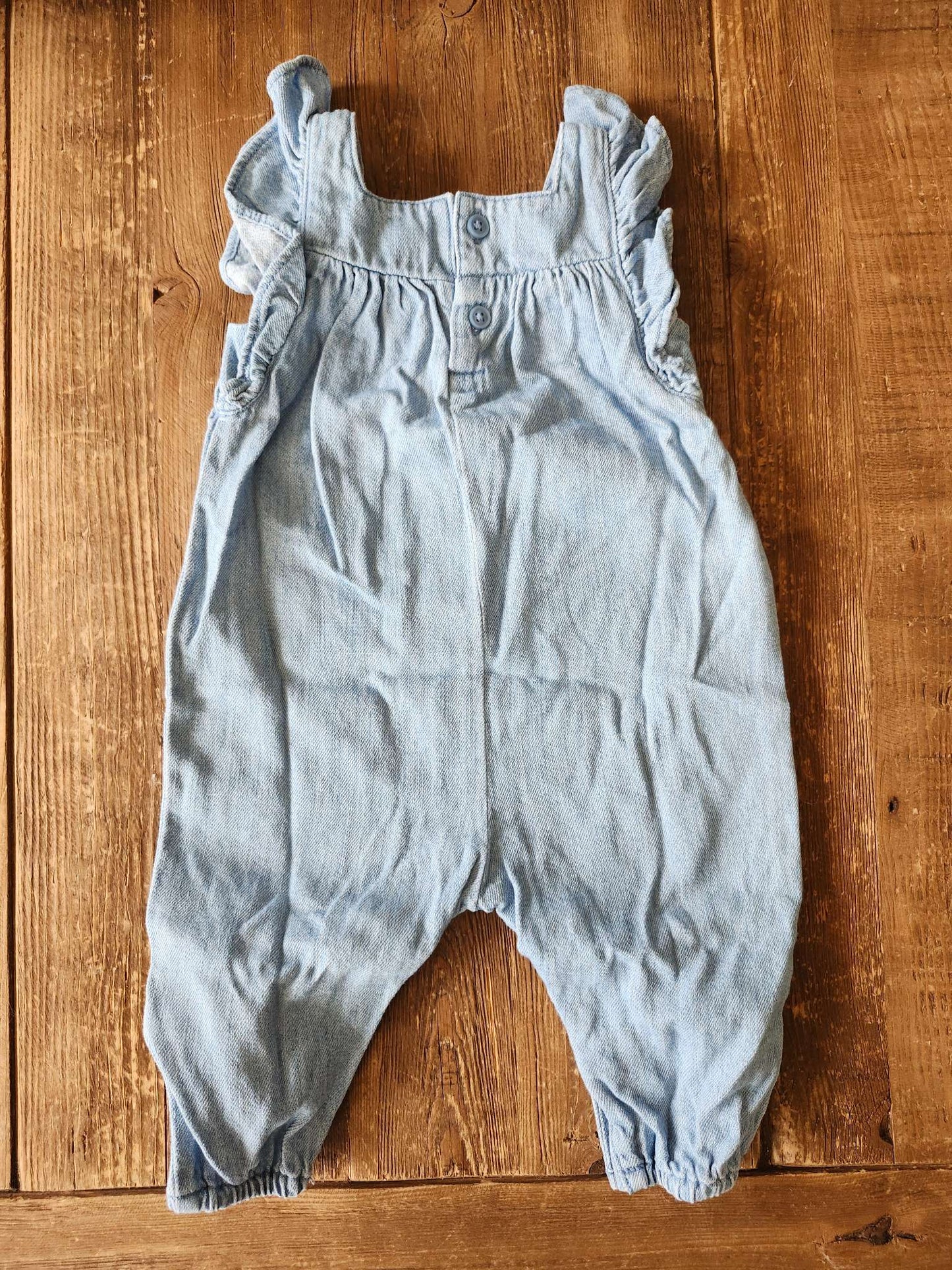 Old Navy denim romper, 3-6M, EUC, Kids 6 Month (3-6M)