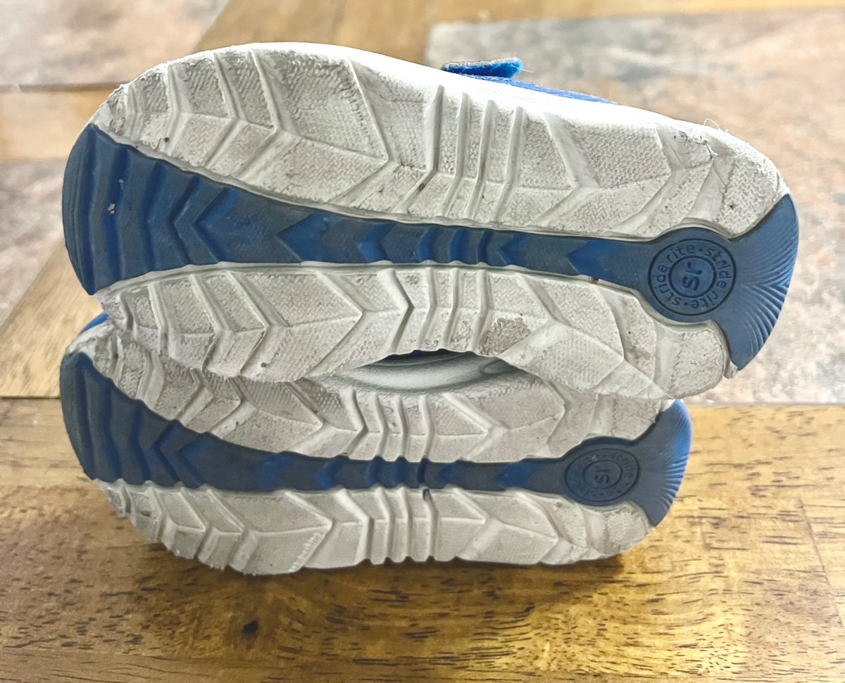 Stride Rite sneakers size 6, Shoes 6 (Walkers:12-24 mth)