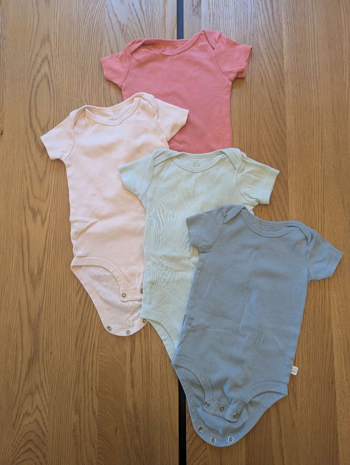 Short Sleeve Onesies, Kids 9 Month (6-9M)
