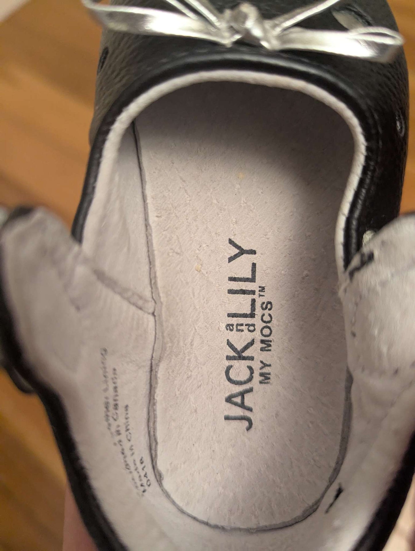 Jack & Lily infant shoes, size 4, Retails: $35, Shoes 4 (Baby: 0-12 mth)
