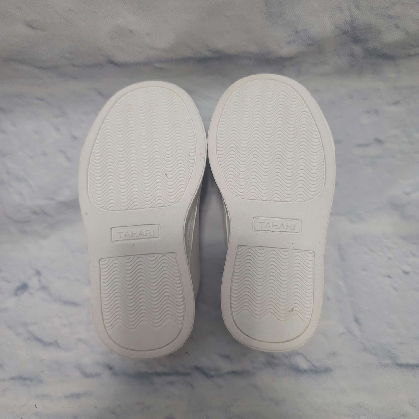 Tahari Casual Shoes, Size 5 Toddler, EUC, Shoes 5 (Walkers:12-24 mth)
