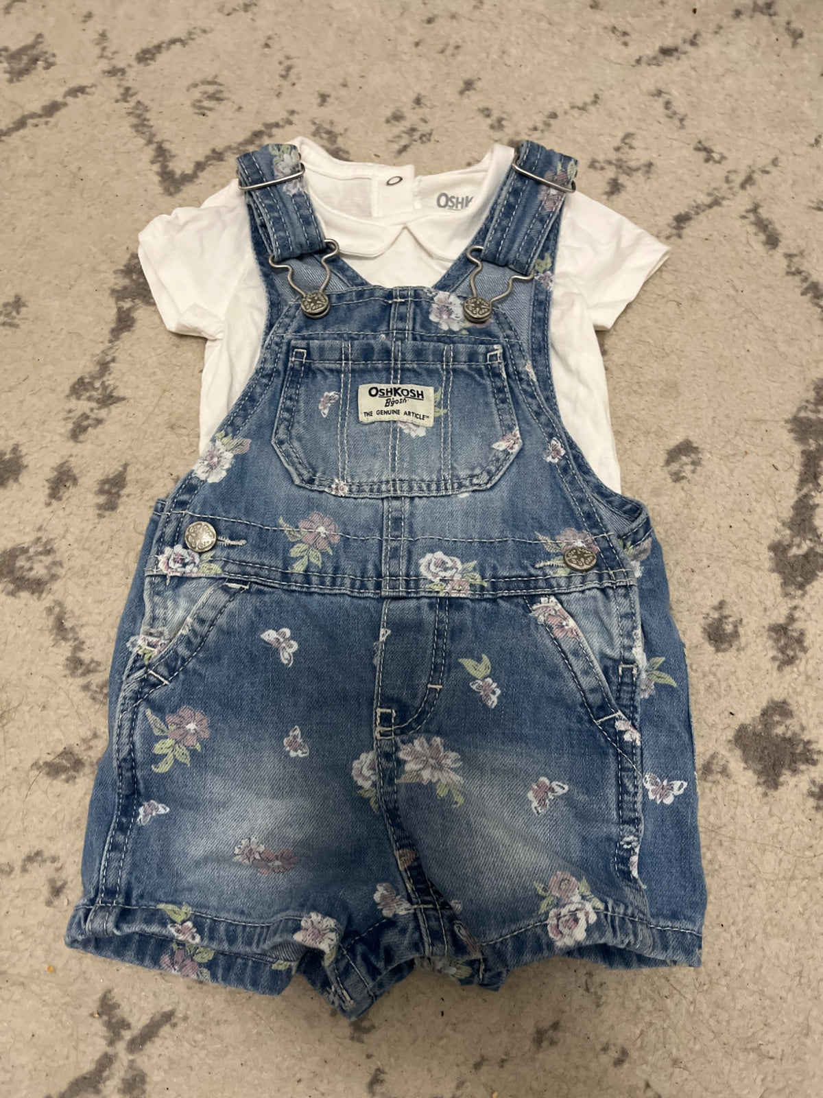 Jean overalls and white body suit , Kids 12 Month (9-12M)