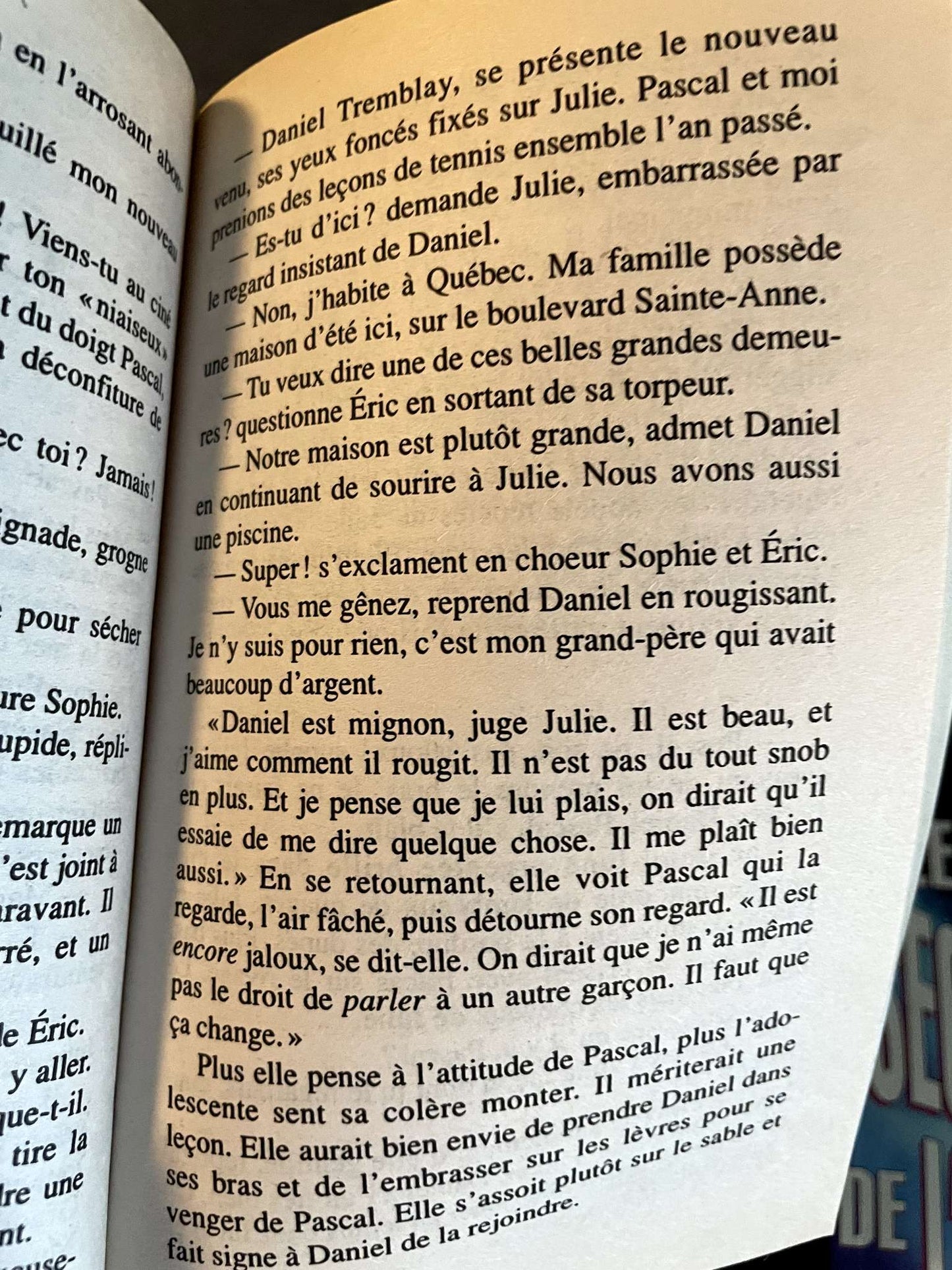 Set of 5 French Language Mystery Novels - High Interest - Middle School Level