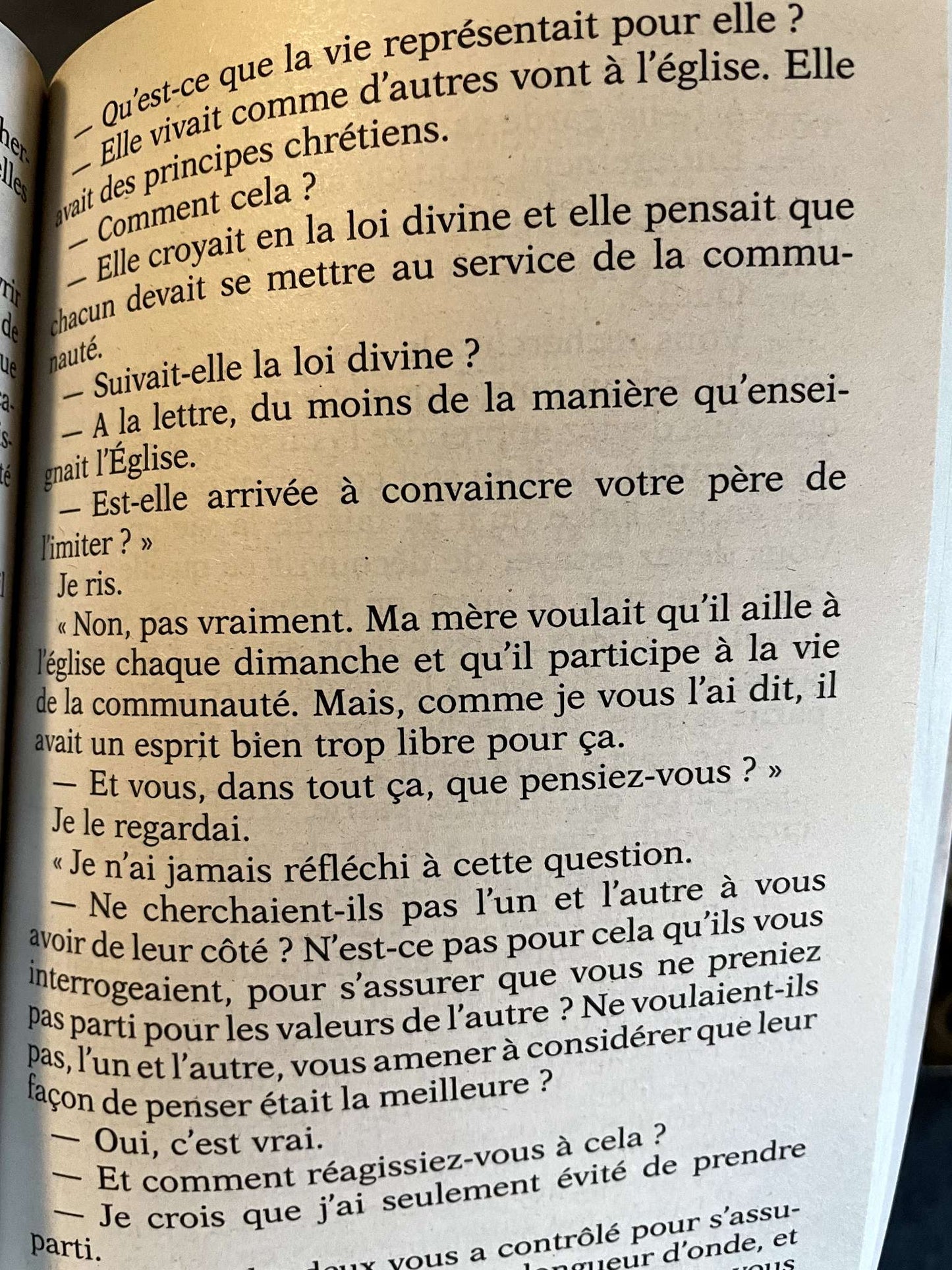 French Language Mystery/Horror Novels - Set of 3