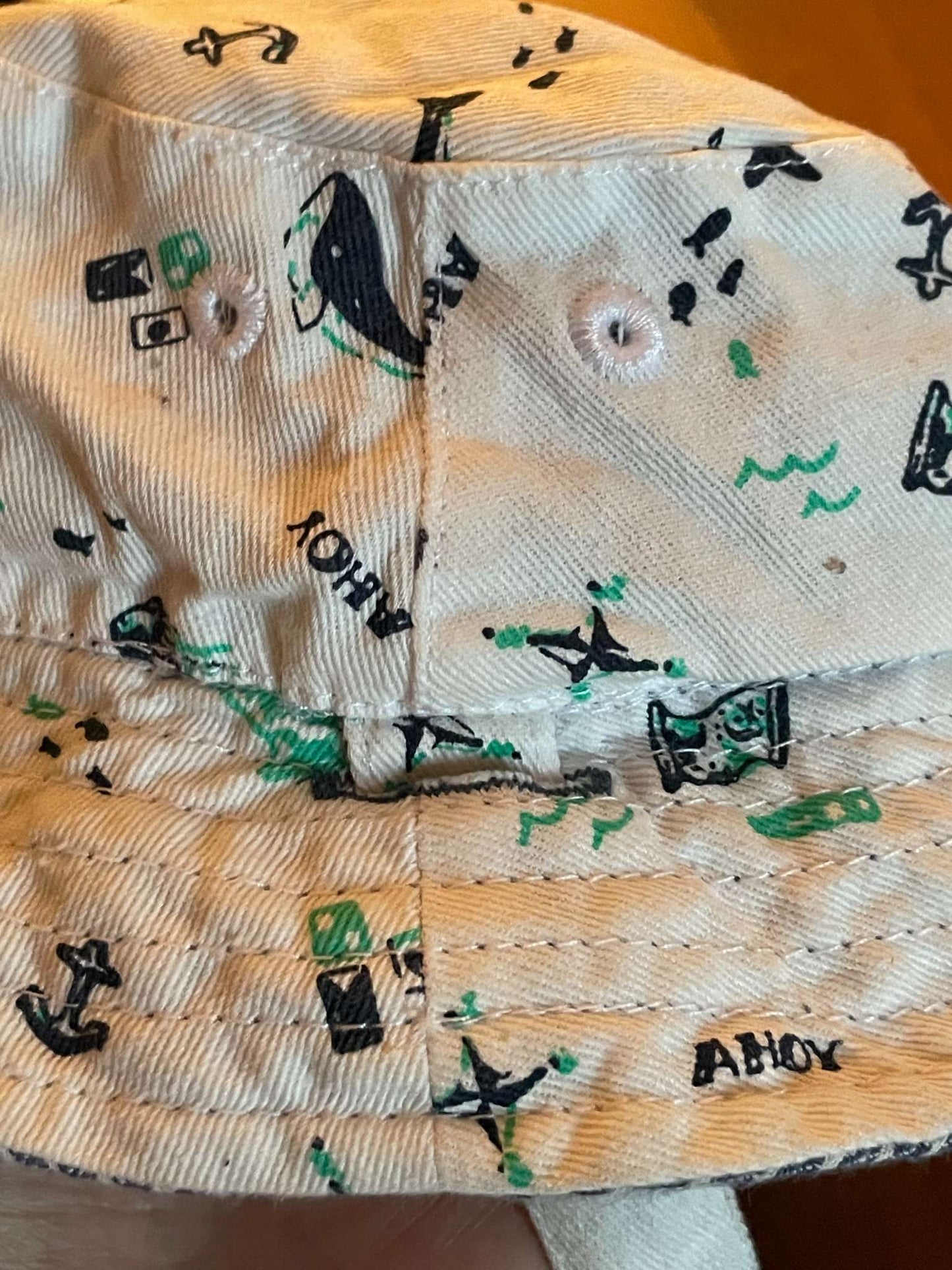 Newborn-3month LIKE NEW Clothing Bundle - Socks, Reversible Summer Hat, Sandals, and more...., Kids Newborn